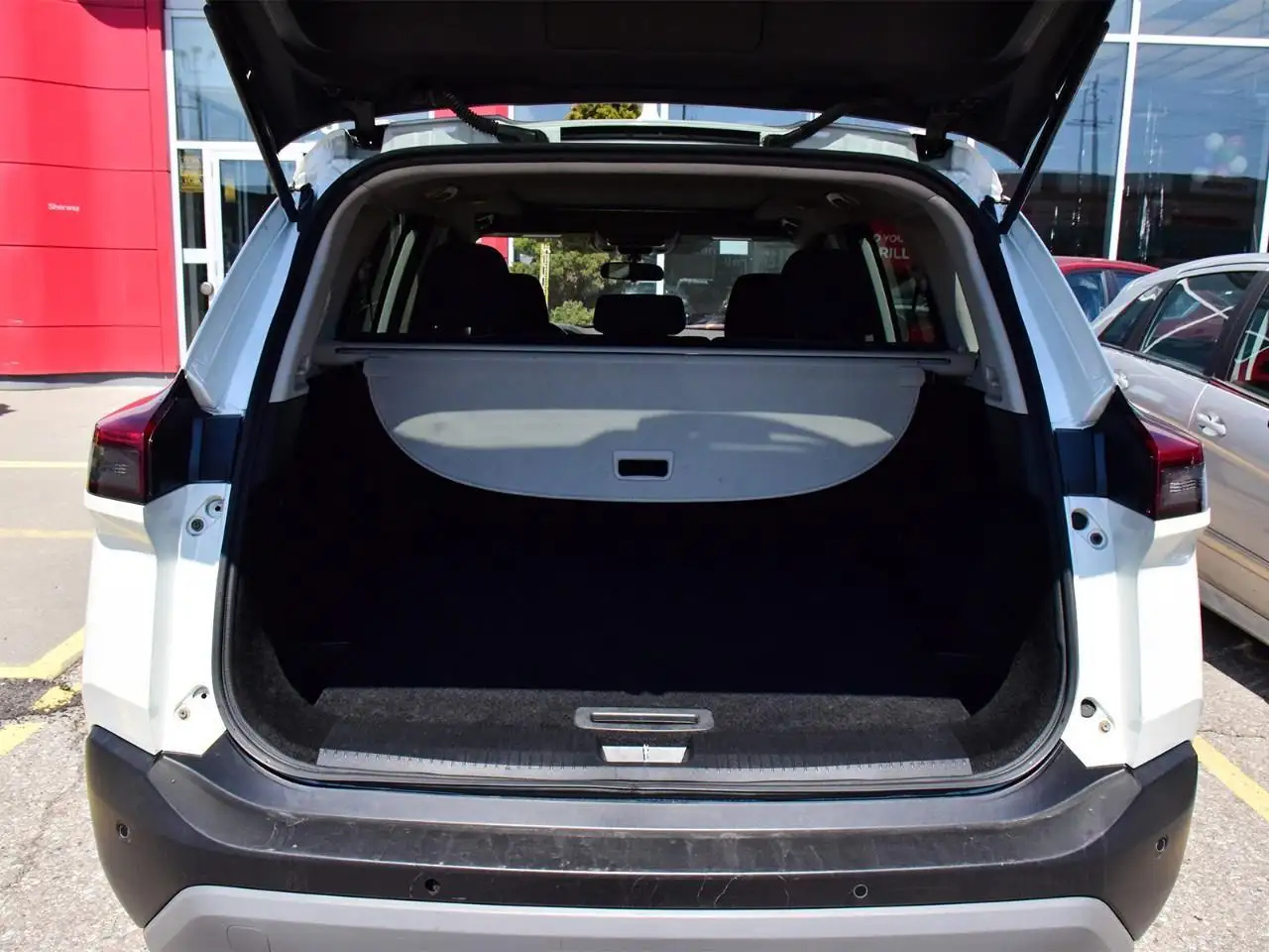 Nissan Rogue снимка Nissan Rogue