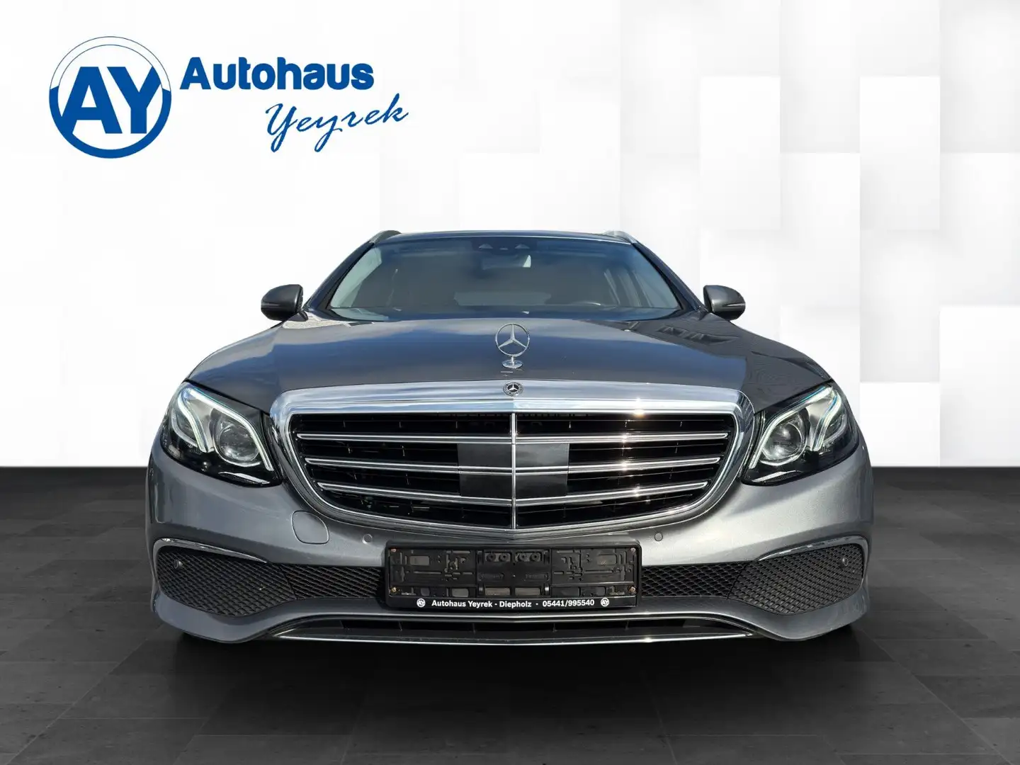 Mercedes-Benz E 220 dT 4Matic Exclusive*Cam*AHK*Distr*Spur*LED Grijs - 2