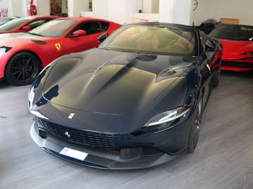Roma Spider V8 4.0 620ch