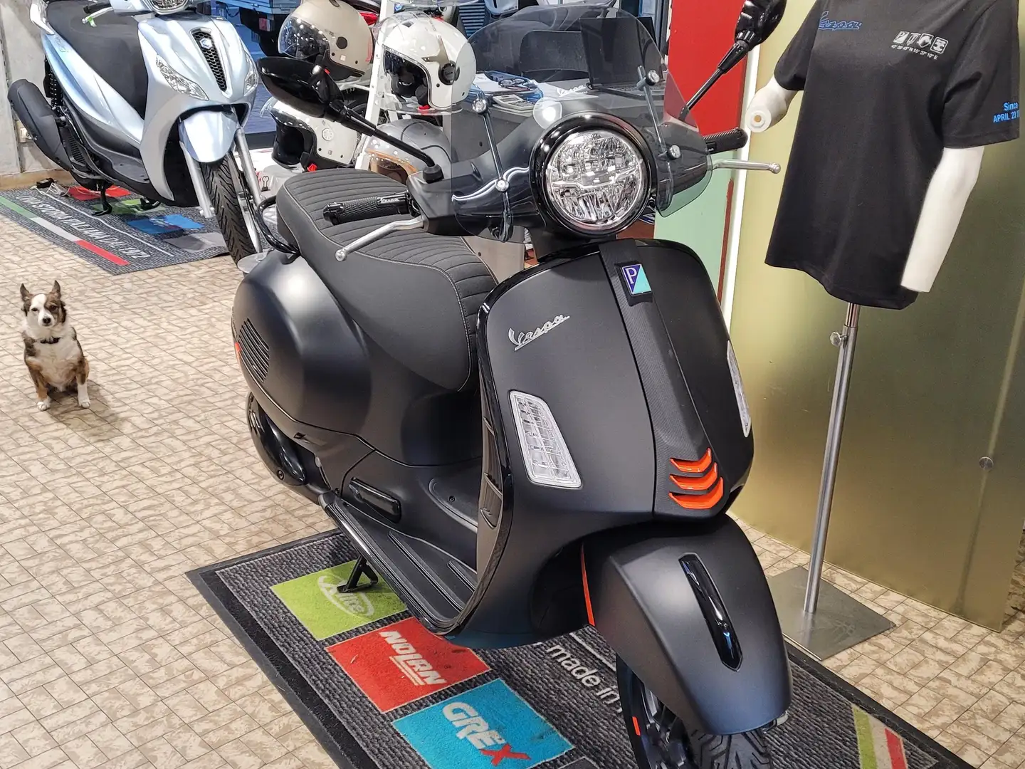 Vespa GTS Super Sport 300 SS Nero - 2