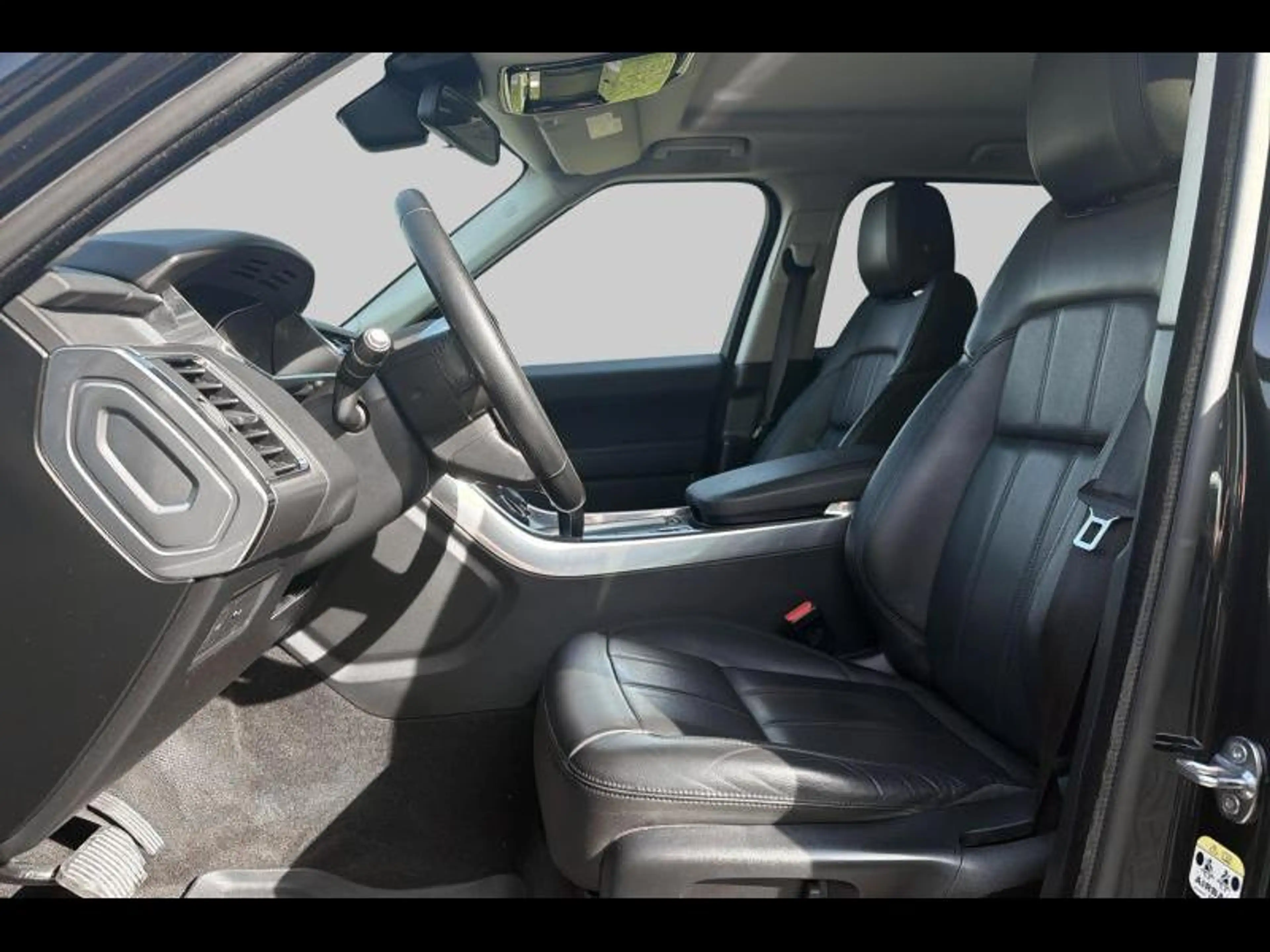 Land Rover Range Rover Sport 2.0 SD4 EURO6b - facelift - nieuwe motor - Black P — photo 10