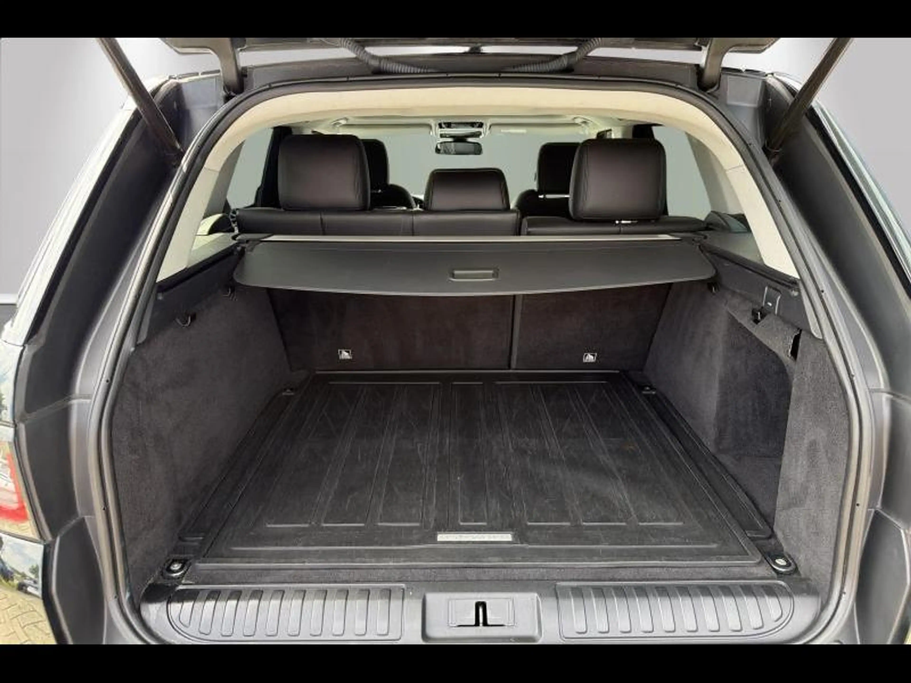 Land Rover Range Rover Sport 2.0 SD4 EURO6b - facelift - nieuwe motor - Black P — photo 31