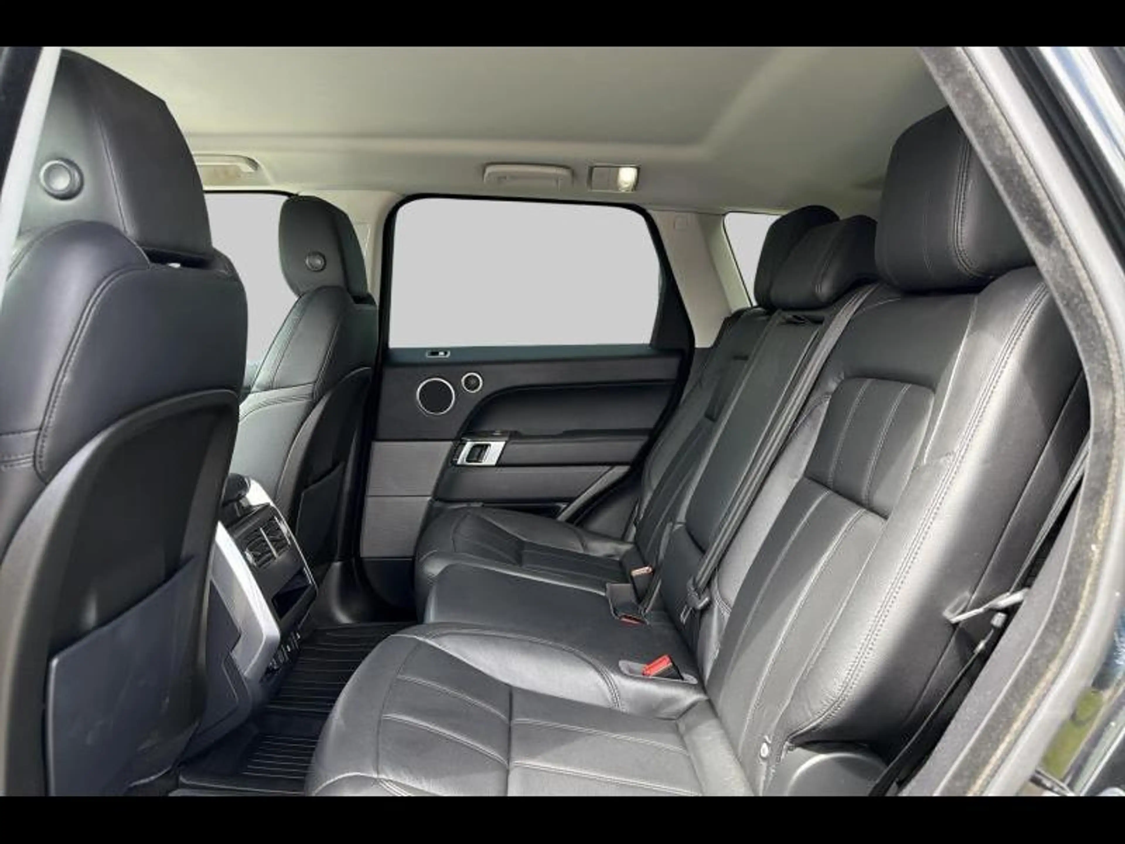 Land Rover Range Rover Sport 2.0 SD4 EURO6b - facelift - nieuwe motor - Black P — photo 13