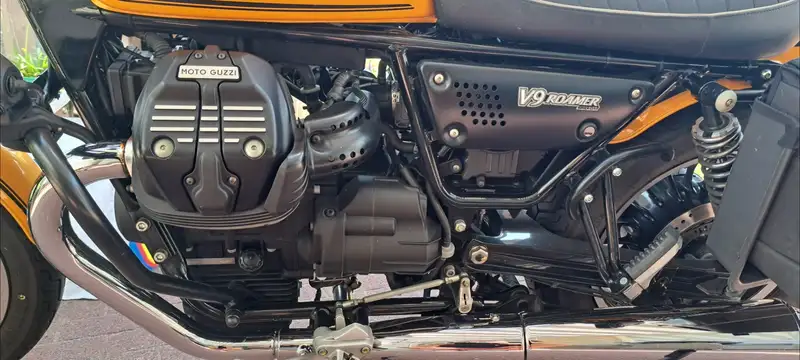 Moto Guzzi V 9 - foto 2