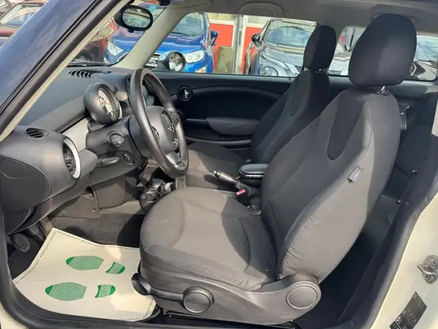 Mini Hatch view 10