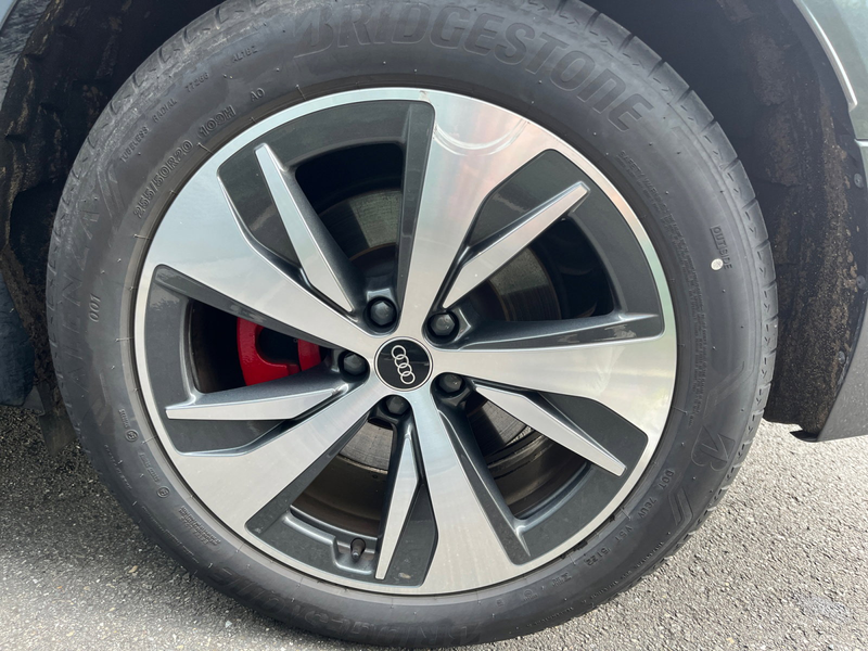 Audi Q8 Audi Q8 Sportback S line 55 e-tron quattro 300 kW — photo 7