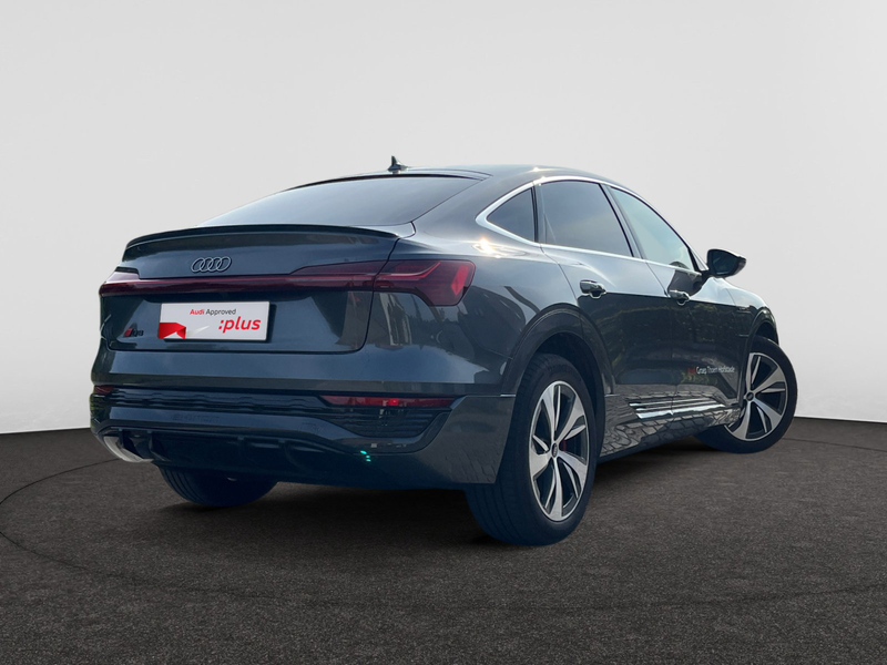 Audi Q8 Audi Q8 Sportback S line 55 e-tron quattro 300 kW — photo 4