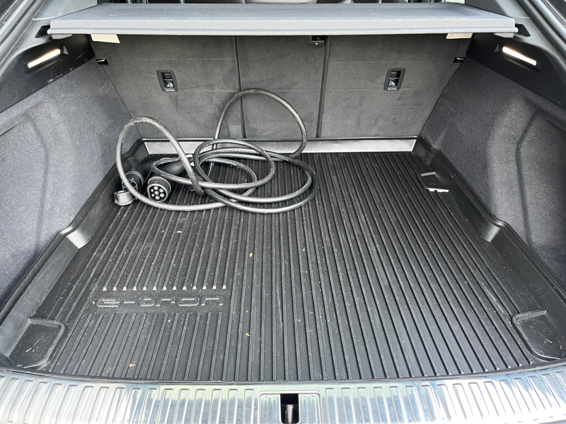 Audi Q8 Audi Q8 Sportback S line 55 e-tron quattro 300 kW — photo 8