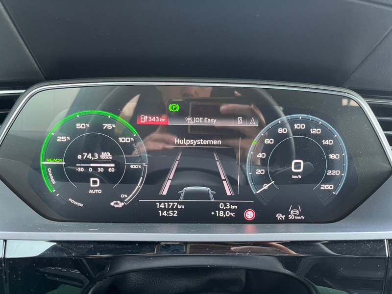 Audi Q8 Audi Q8 Sportback S line 55 e-tron quattro 300 kW — photo 15