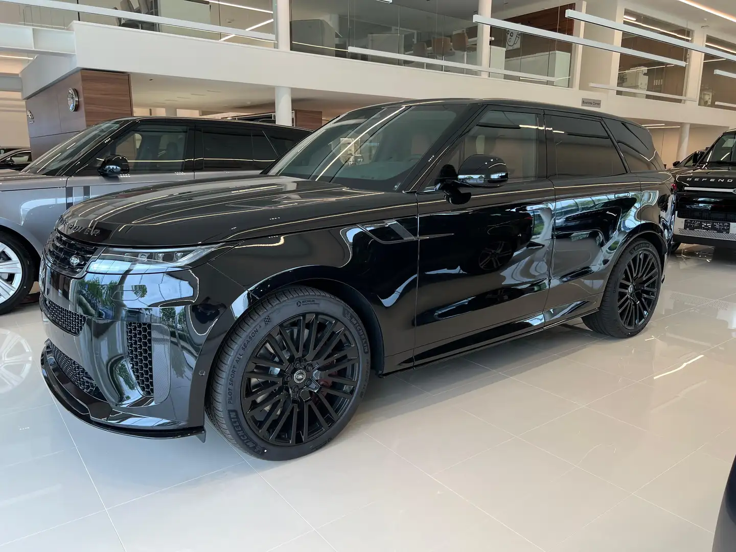 Land Rover Range Rover Sport P635 SV EDITION ONE Fekete - 1