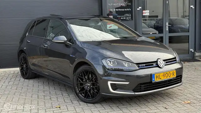 Volkswagen Golf GTE 1.4 TSI | Panodak | 18” Black Velgen