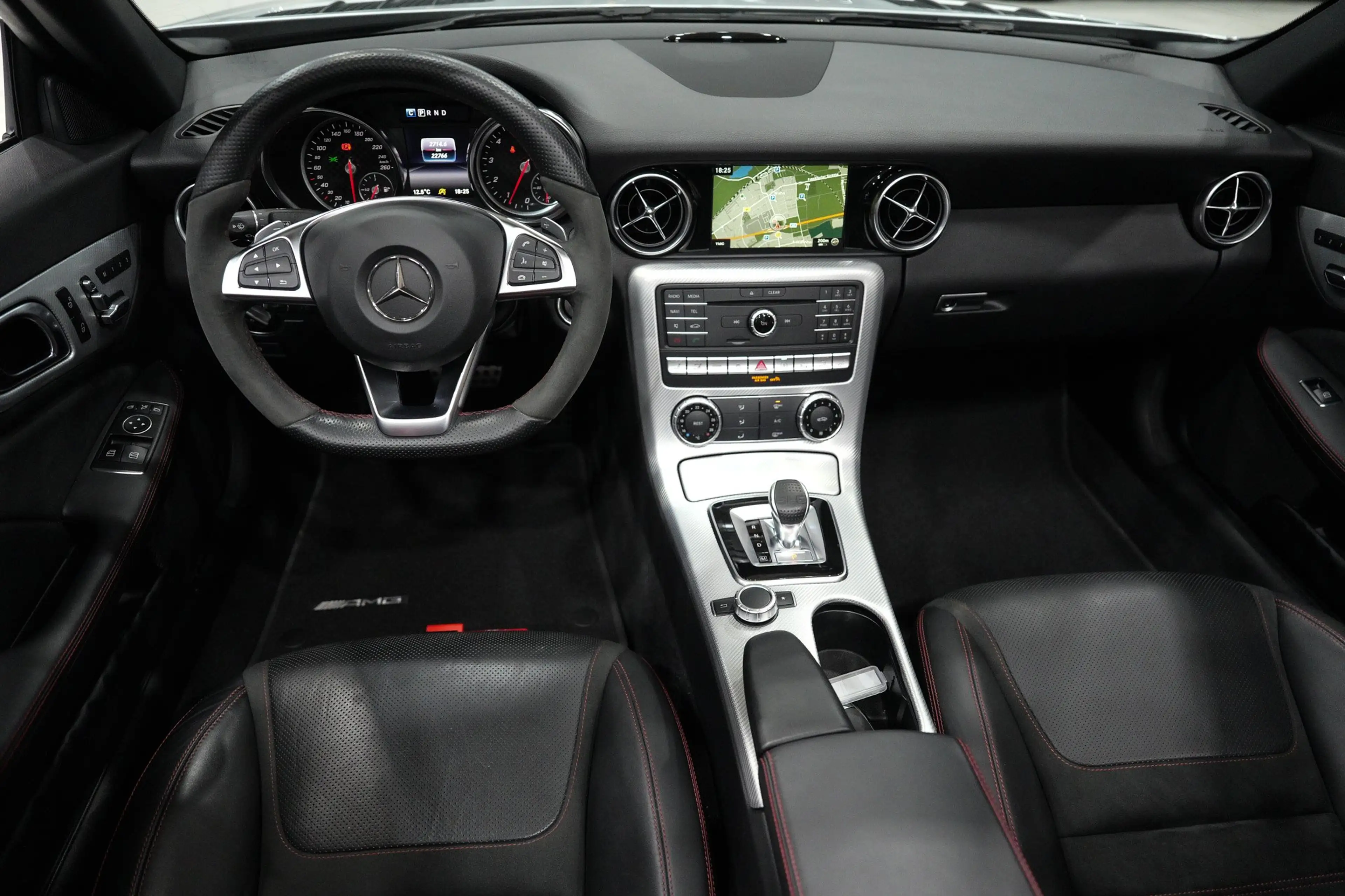 Mercedes-Benz SLC 300 *AMG-LINE*SPORT.ABGAS*SPORTSITZE — photo 13
