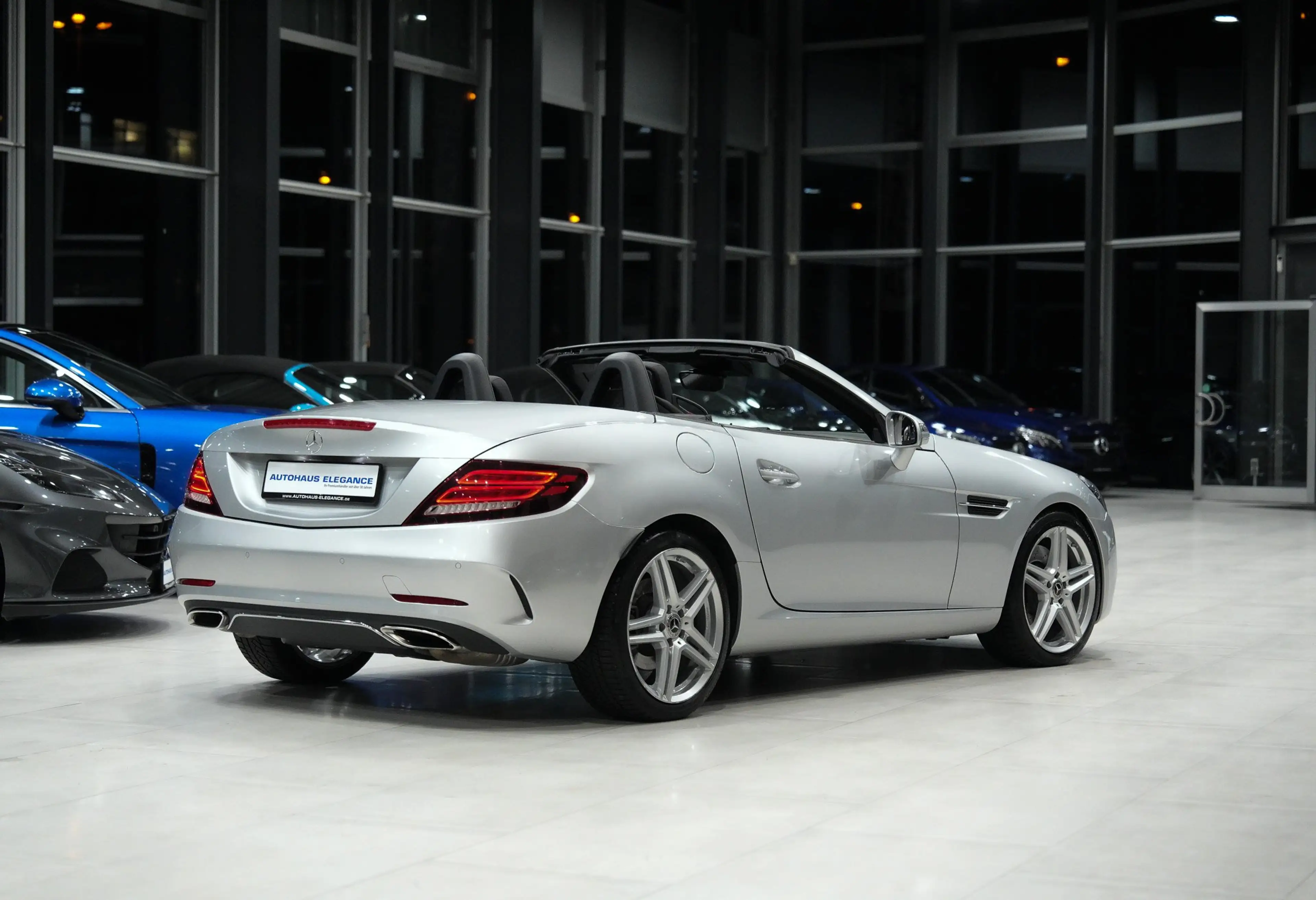 Mercedes-Benz SLC 300 *AMG-LINE*SPORT.ABGAS*SPORTSITZE — photo 3