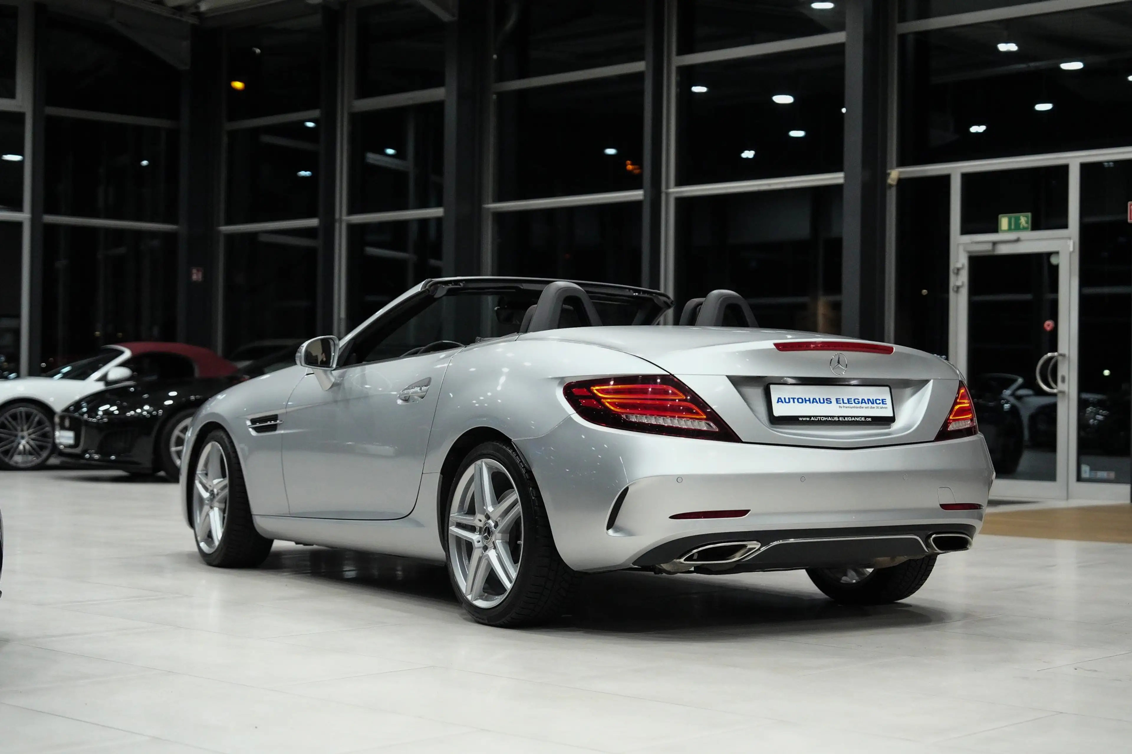 Mercedes-Benz SLC 300 *AMG-LINE*SPORT.ABGAS*SPORTSITZE — photo 4