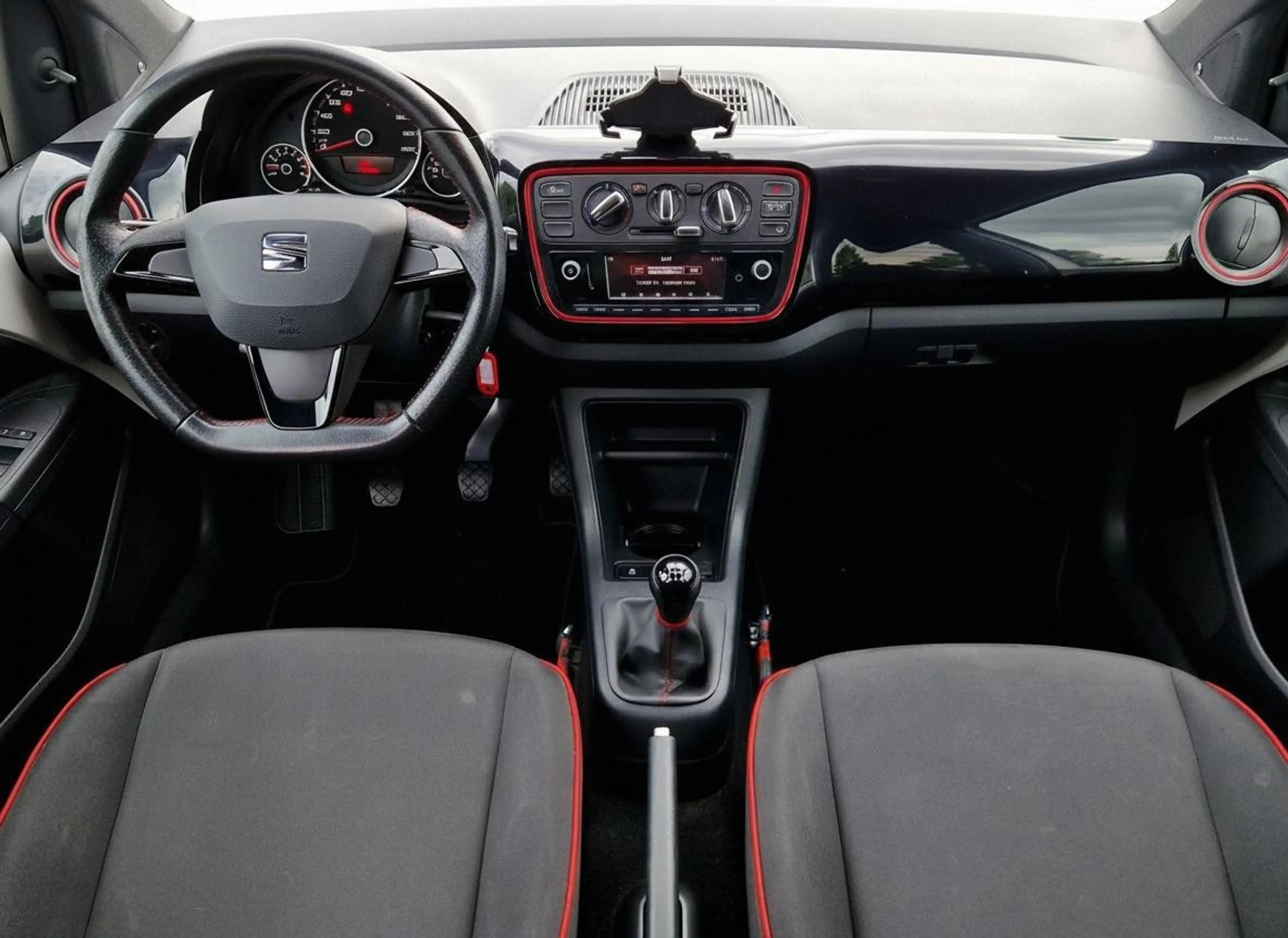 SEAT Mii 1.0 FR AIRCO CRUISE BEATS AUDIO PDC — photo 7