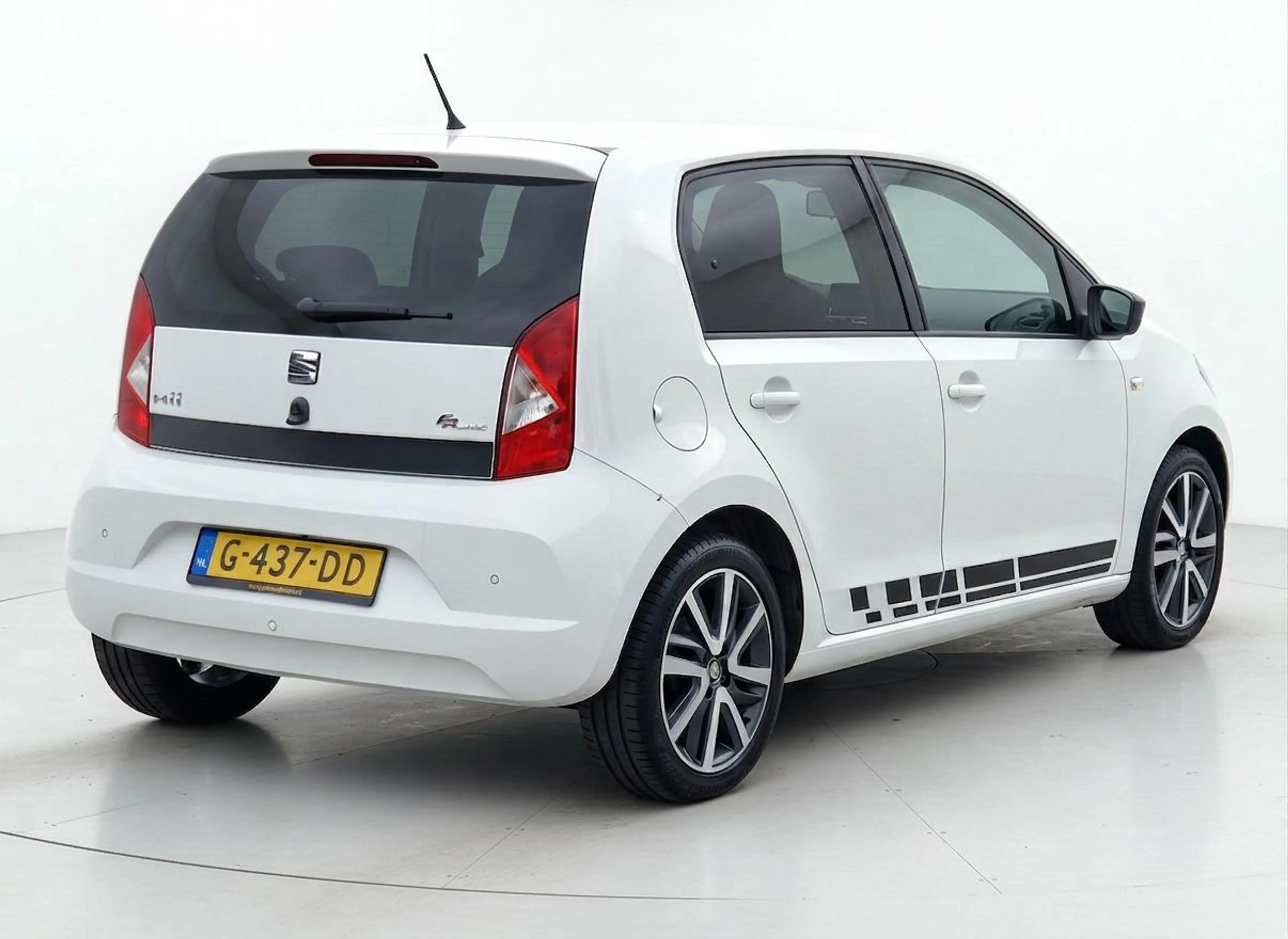 SEAT Mii 1.0 FR AIRCO CRUISE BEATS AUDIO PDC — photo 20