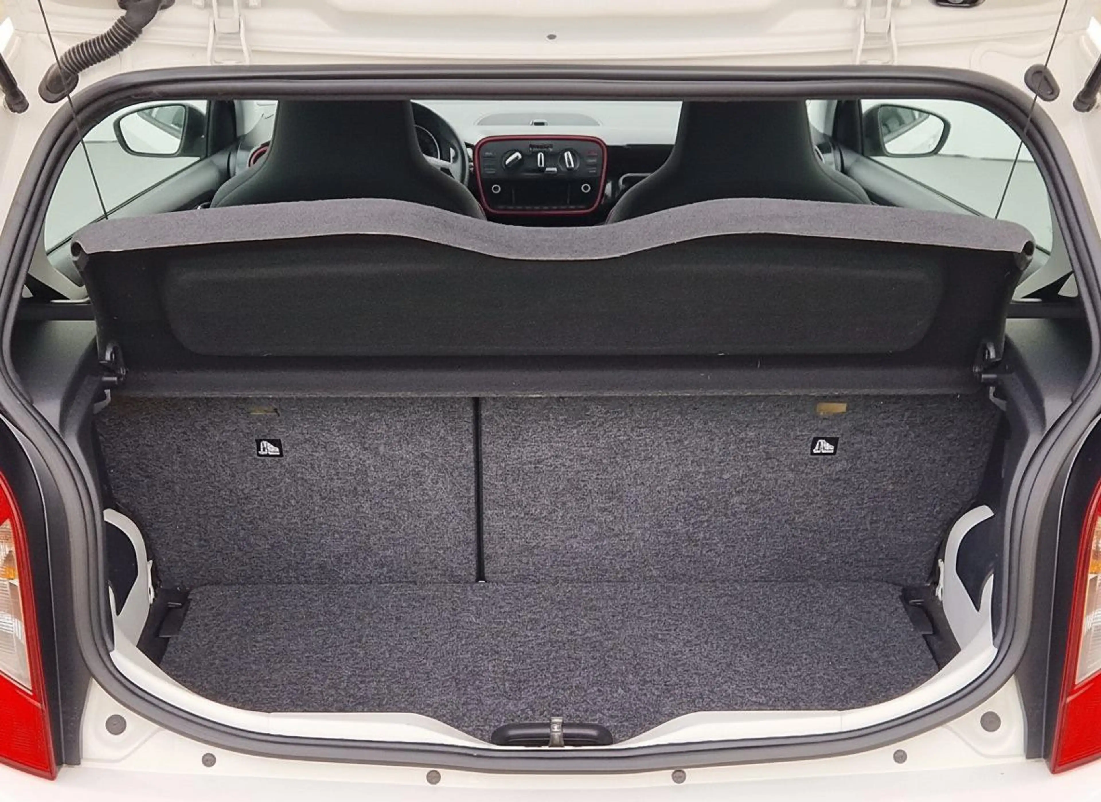 SEAT Mii 1.0 FR AIRCO CRUISE BEATS AUDIO PDC — photo 18