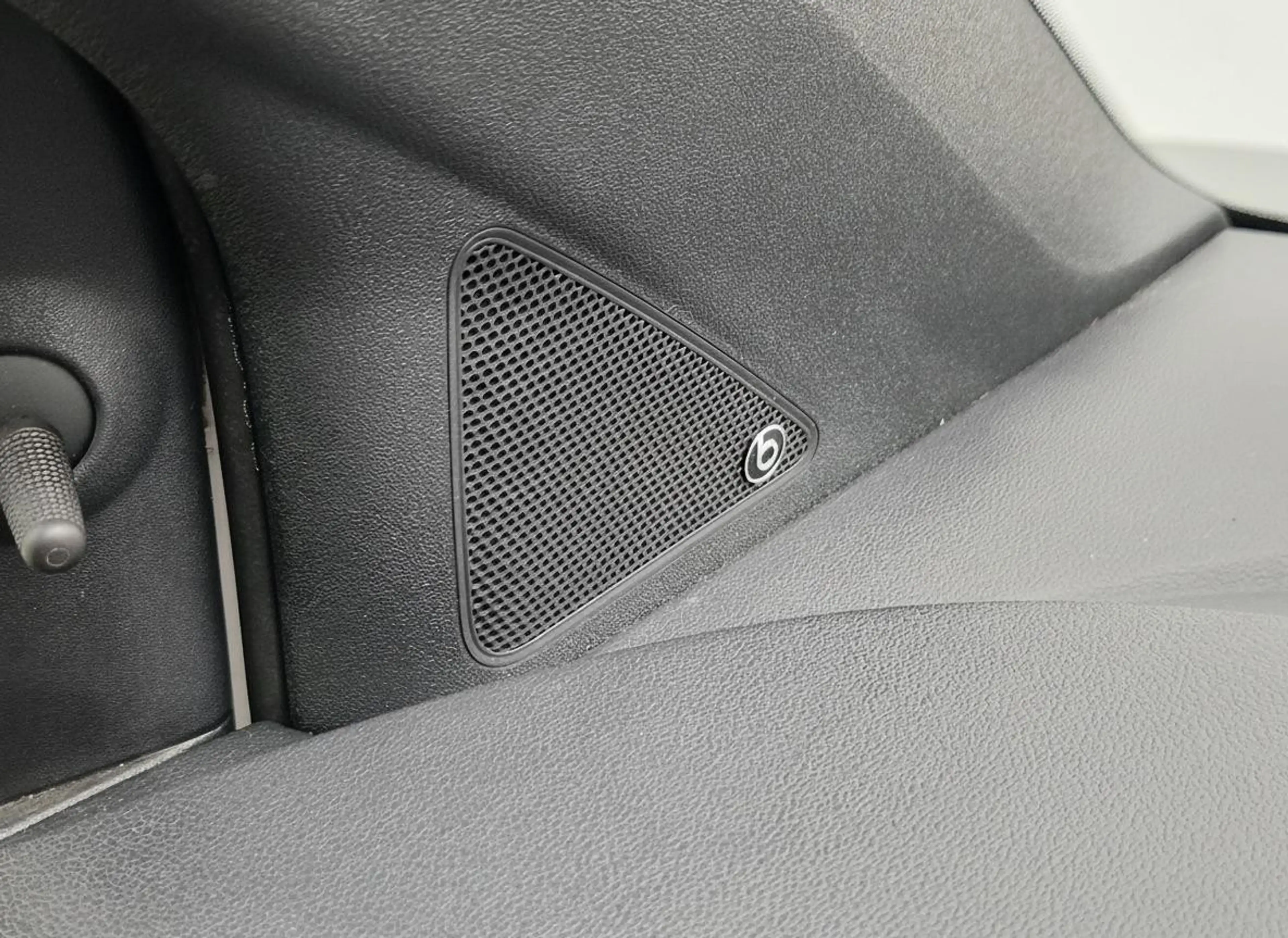 SEAT Mii 1.0 FR AIRCO CRUISE BEATS AUDIO PDC — photo 14