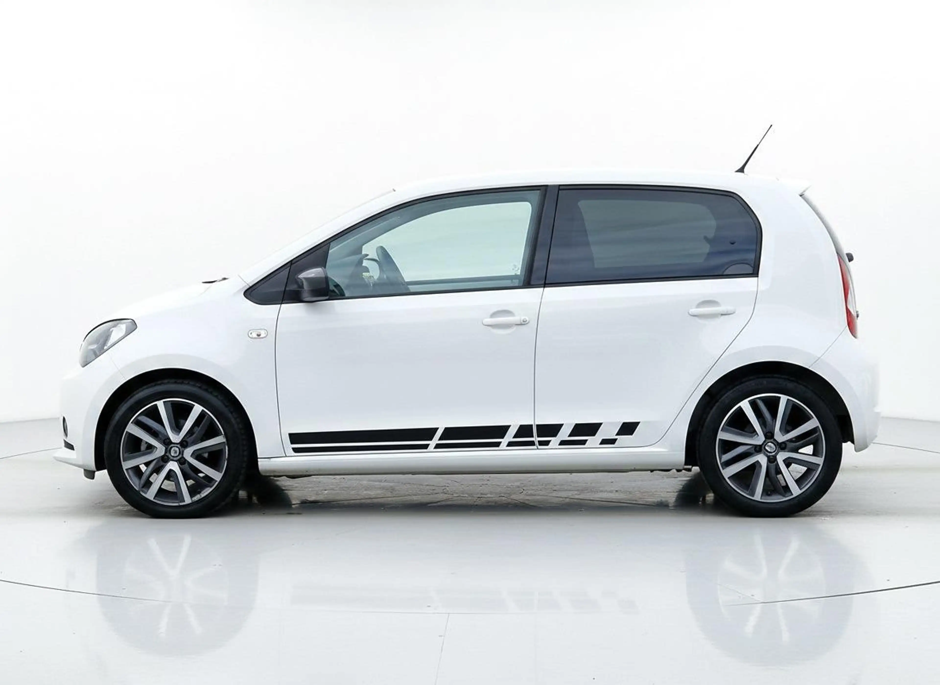 SEAT Mii 1.0 FR AIRCO CRUISE BEATS AUDIO PDC — photo 4