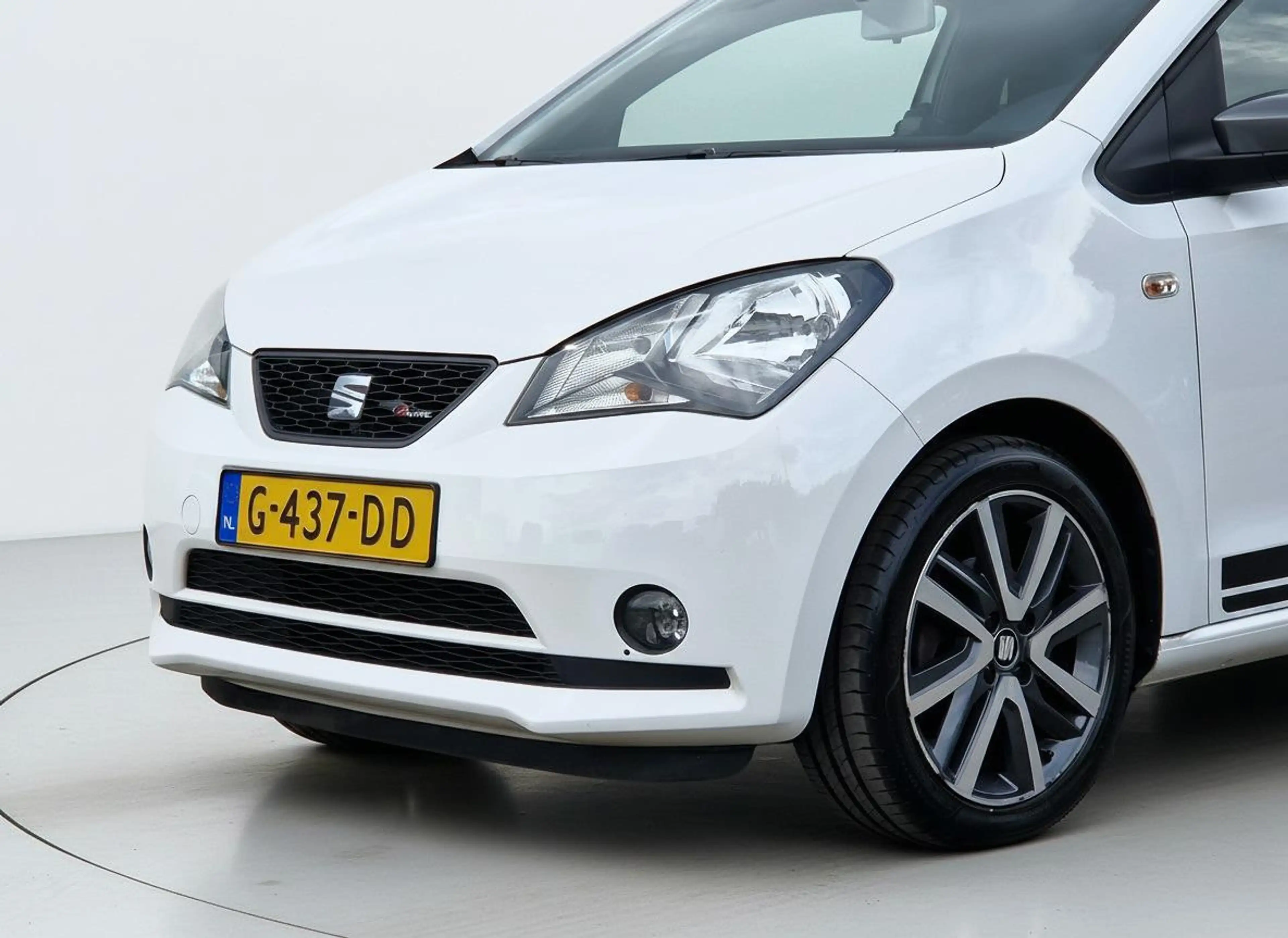 SEAT Mii 1.0 FR AIRCO CRUISE BEATS AUDIO PDC — photo 2