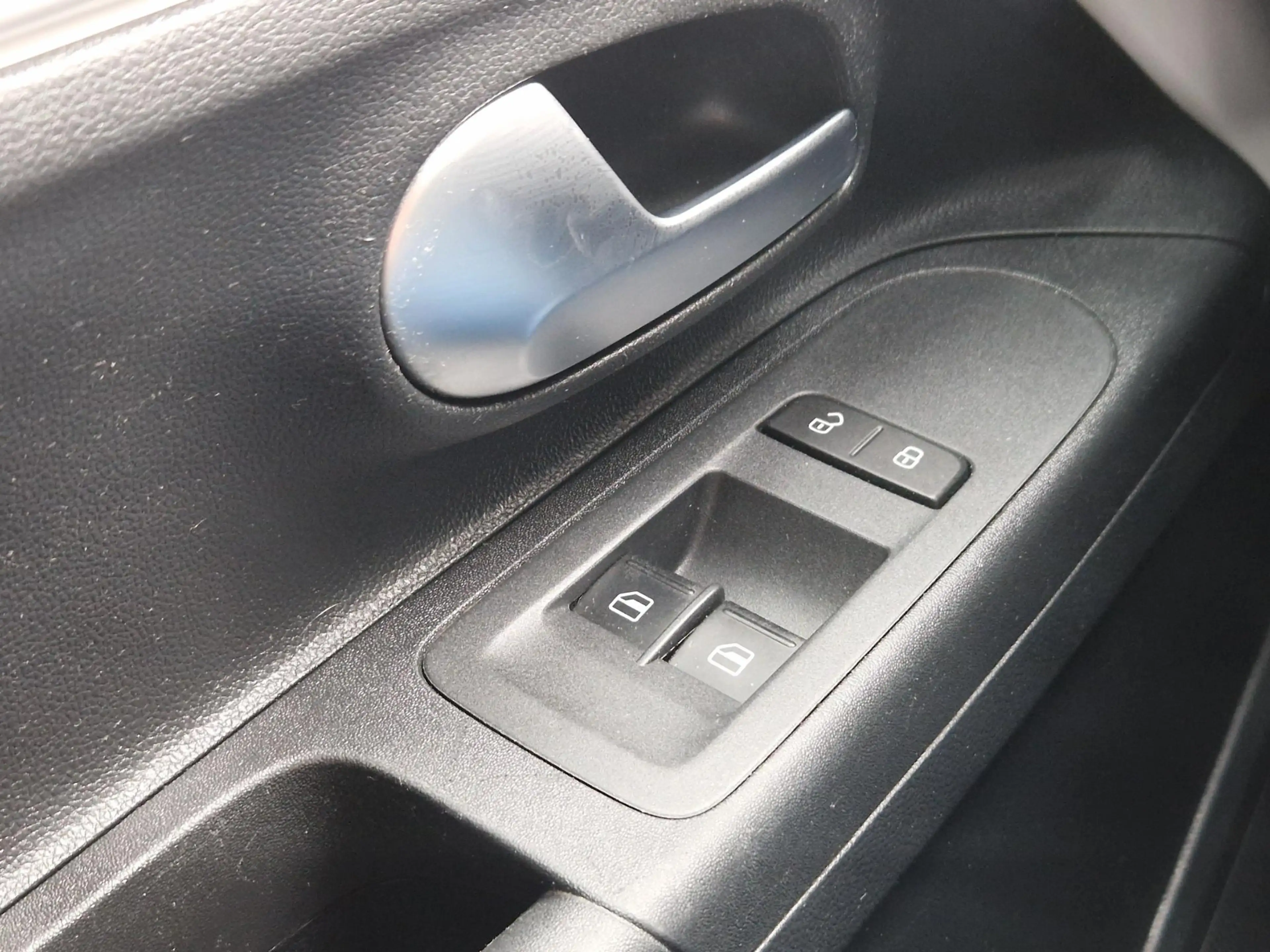 SEAT Mii 1.0 FR AIRCO CRUISE BEATS AUDIO PDC — photo 12
