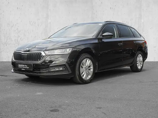 Skoda Octavia view 2