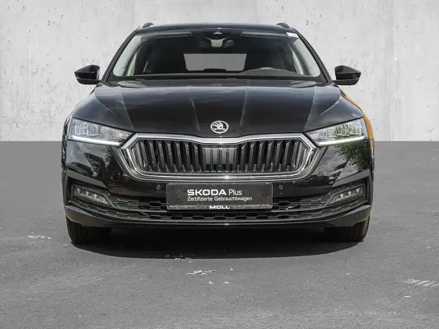 Skoda Octavia view 3