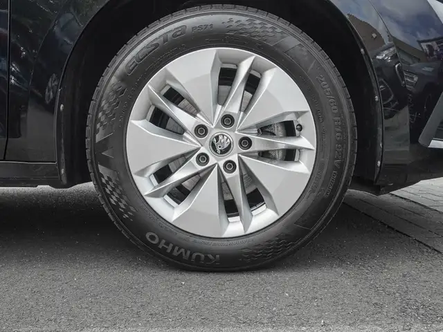 Skoda Octavia view 7