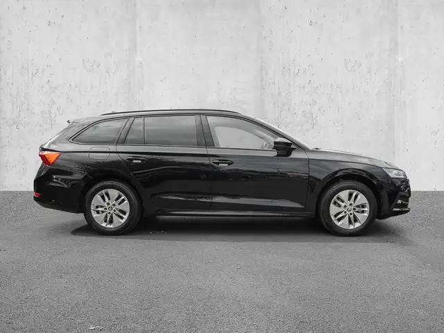 Skoda Octavia view 5