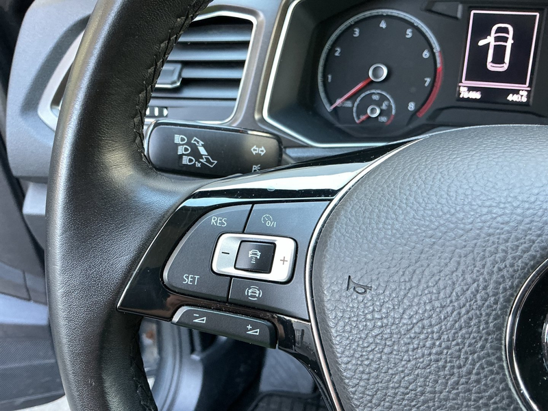 Volkswagen T-Roc Design TSI — photo 18