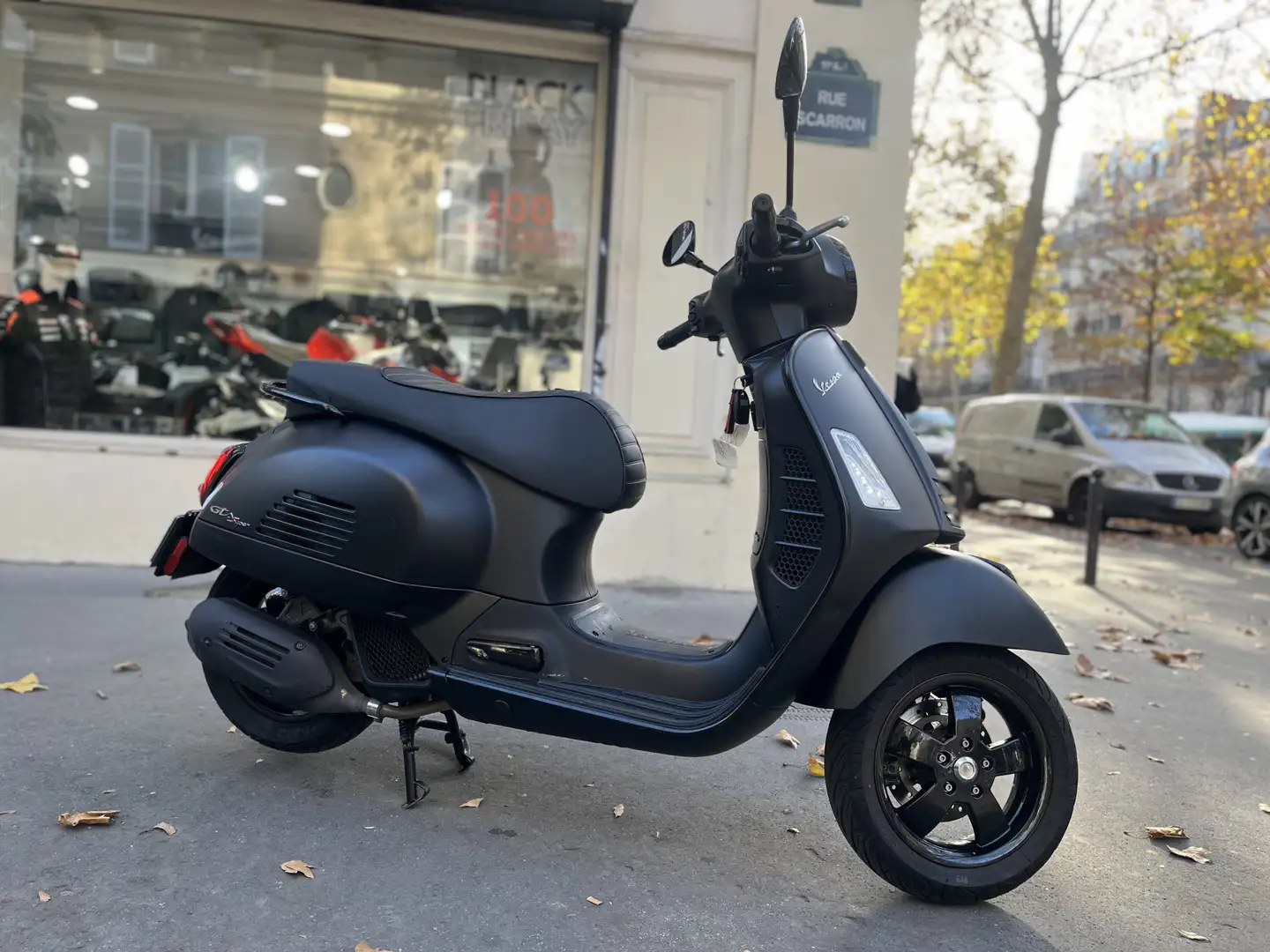 Vespa GTS 125 Noir - 1