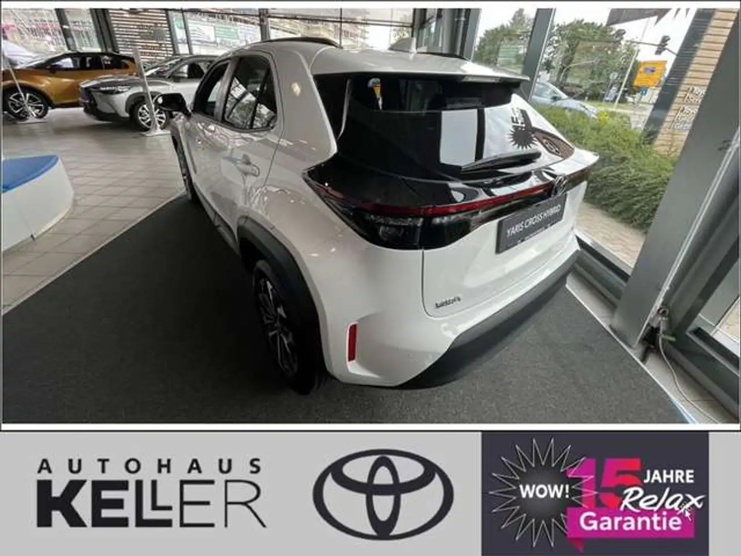 Toyota Yaris Cross Hybrid 1.5 VVT-i Weiß - 2