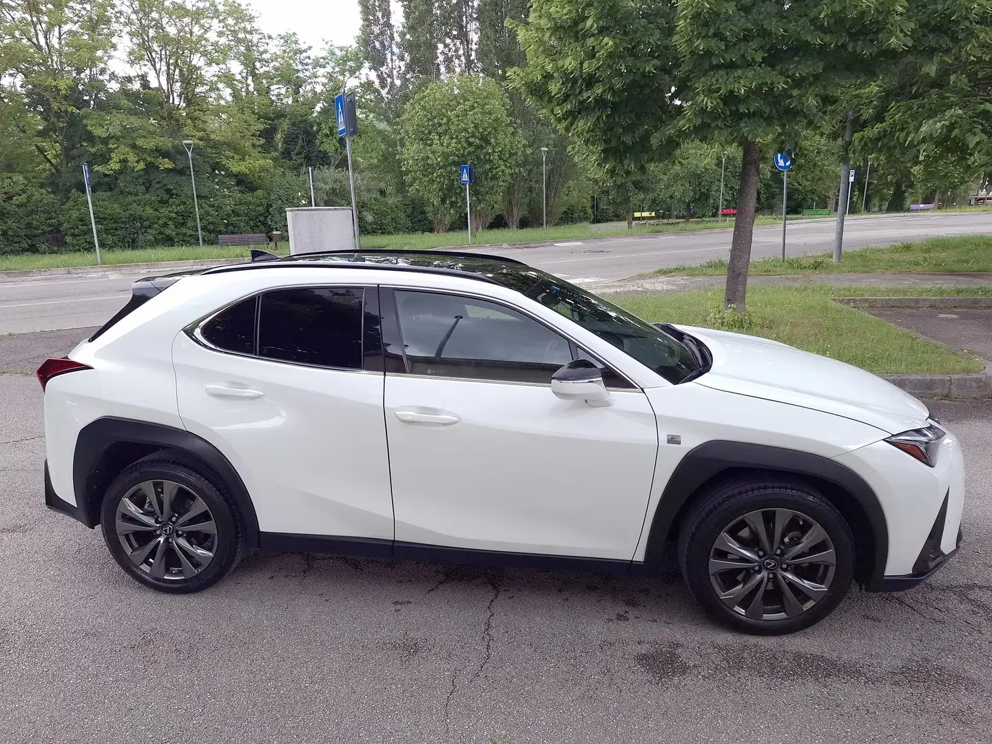 Lexus UX 250h 2.0 FSport 2wd cvt Bianco - 1