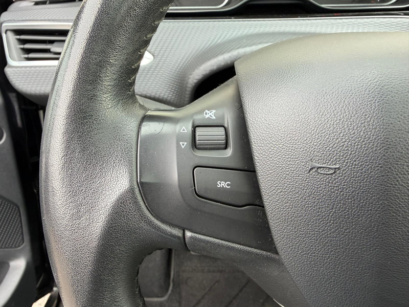 Peugeot 2008 1.2 Blue Lion/AIRCO/PANO/TREKH/CARPLAY/APK/NAP — photo 12
