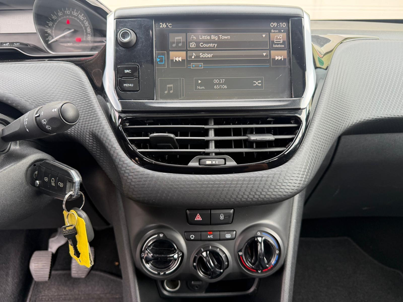 Peugeot 2008 1.2 Blue Lion/AIRCO/PANO/TREKH/CARPLAY/APK/NAP — photo 15