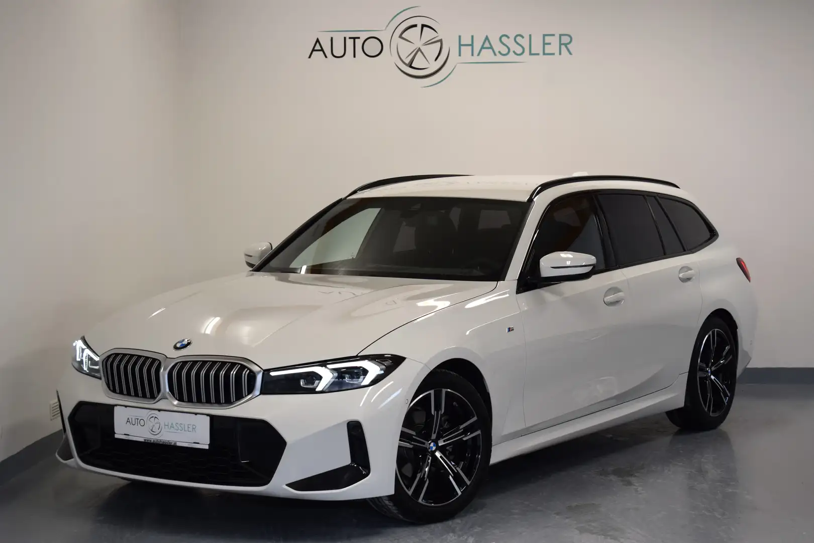 BMW 318 i Touring M-Sport Aut. LCI II Weiß - 1
