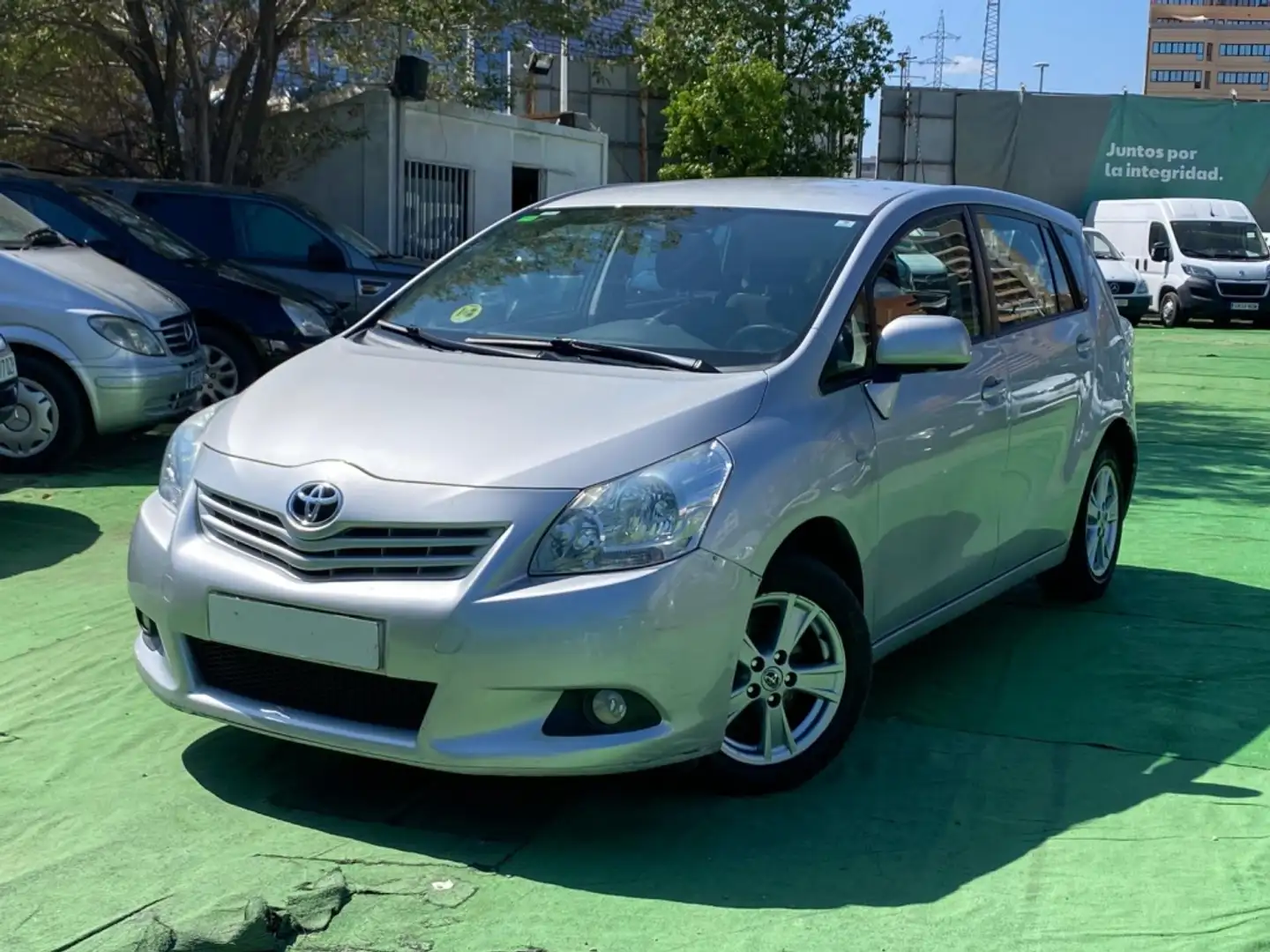 Toyota Verso 2.0D4D Live Gri - 1