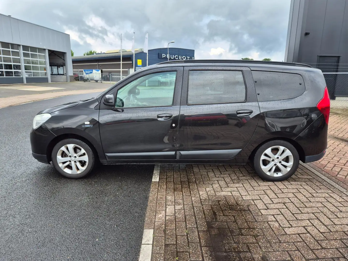 Dacia Lodgy 1.5Dci 110pk 6bak 7PERS Apk 04-26 Zwart - 2