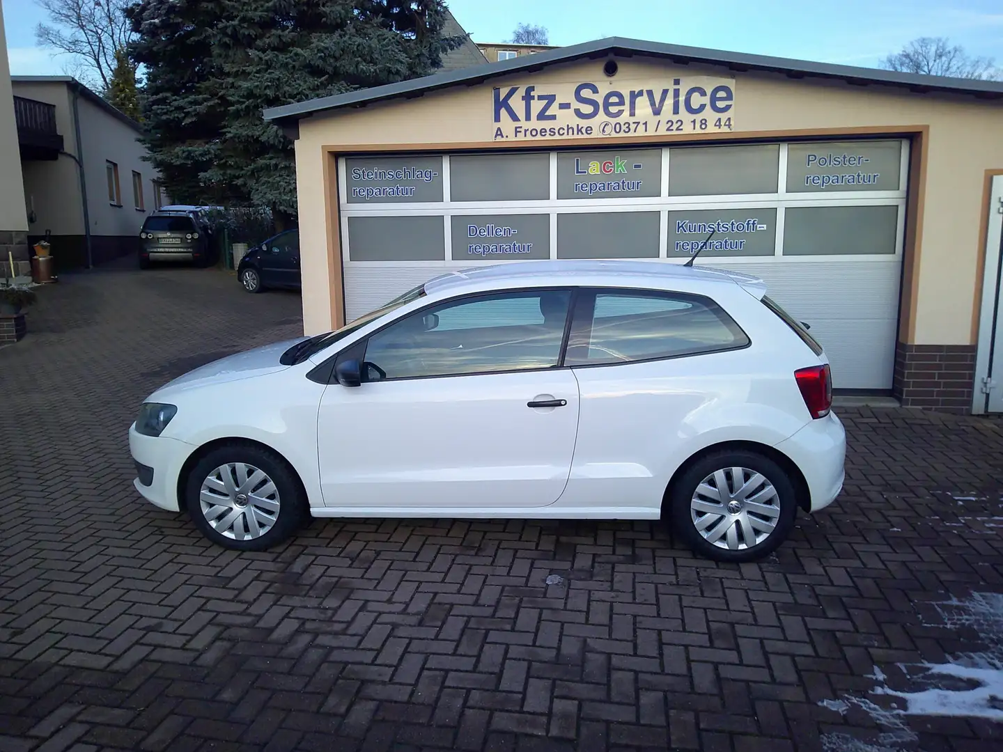 Volkswagen Polo Trendline   TÜV Neu Blanc - 1