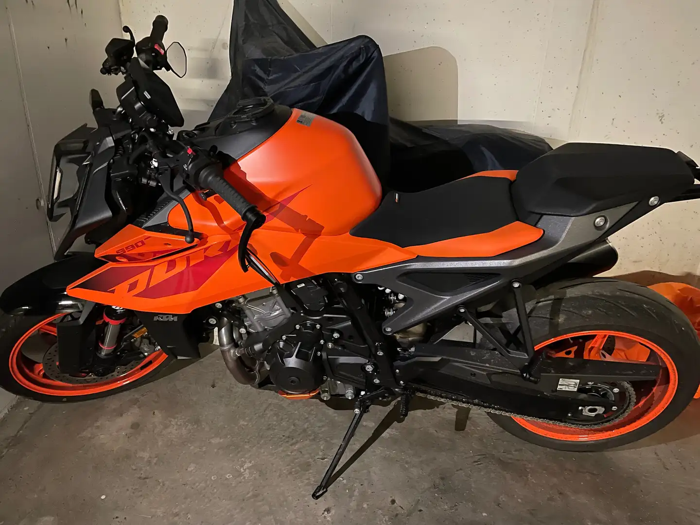 KTM 990 Super Duke Oranje - 1