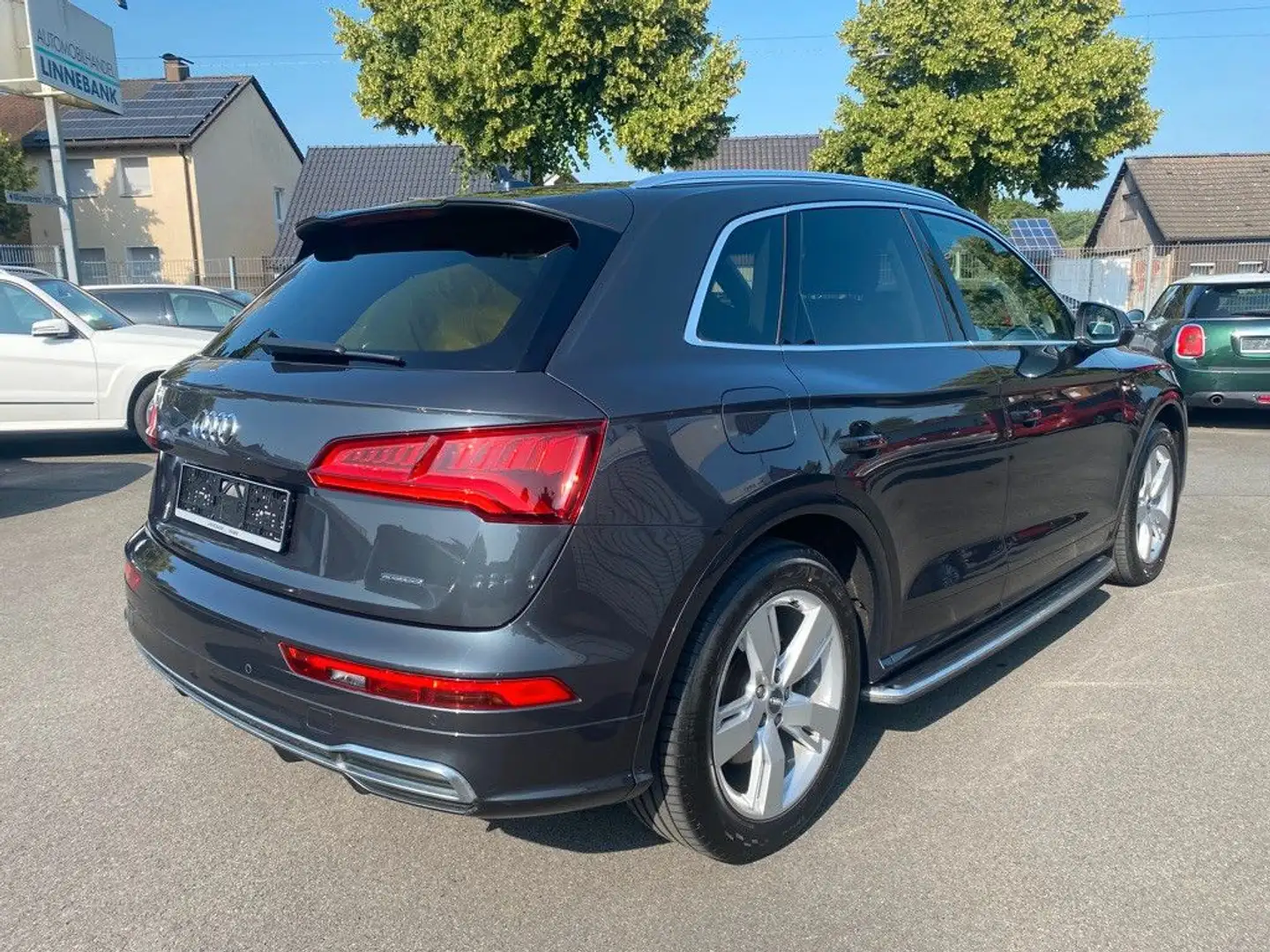 Audi Q5 40 TDI quattro sport S Line Grijs - 2