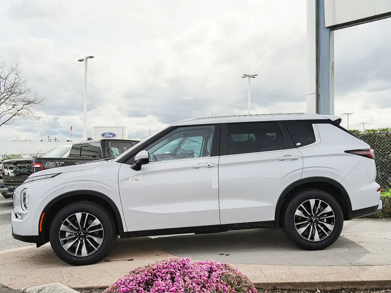 Mitsubishi Outlander снимка Mitsubishi Outlander