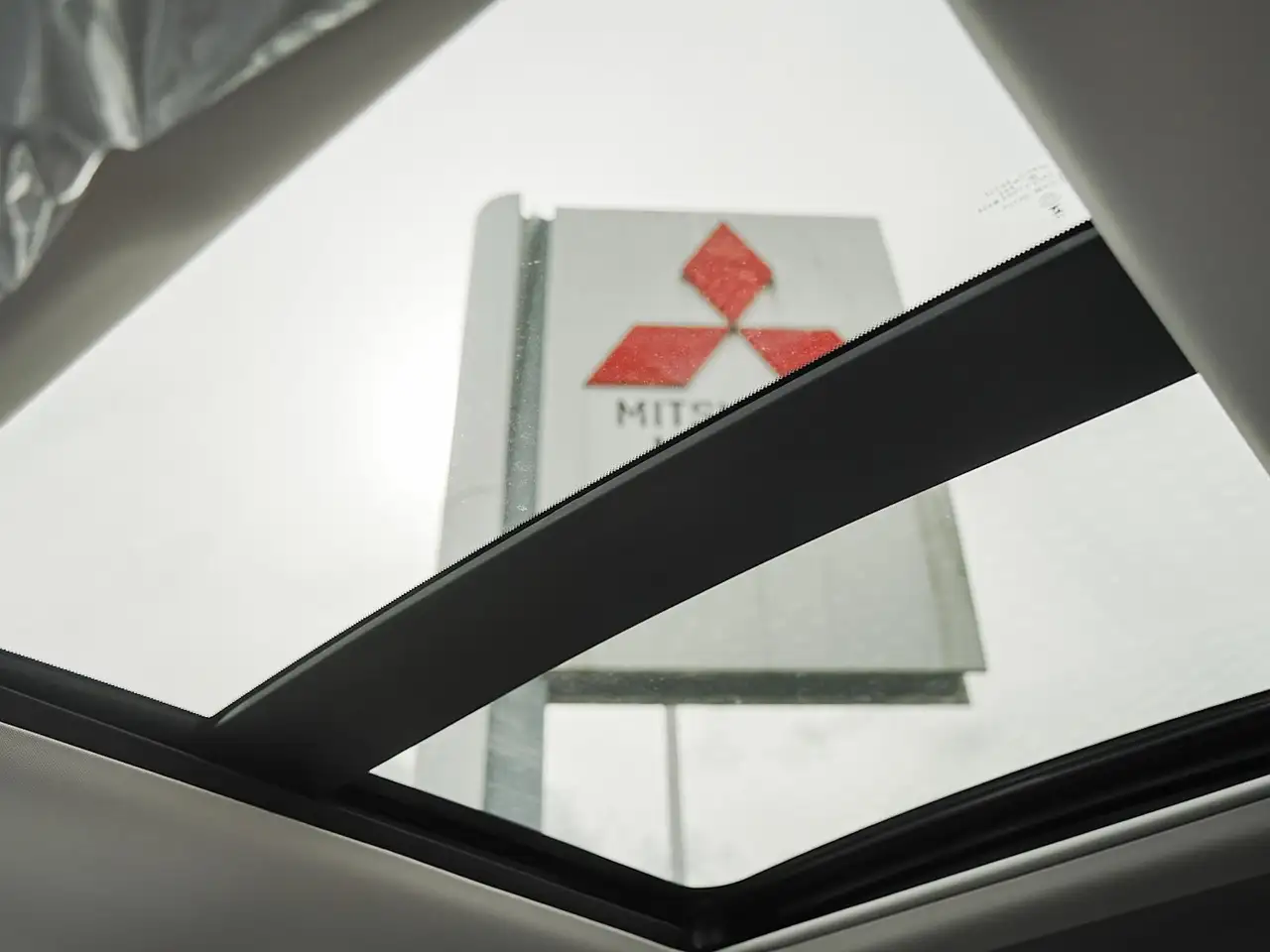 Mitsubishi Outlander снимка Mitsubishi Outlander