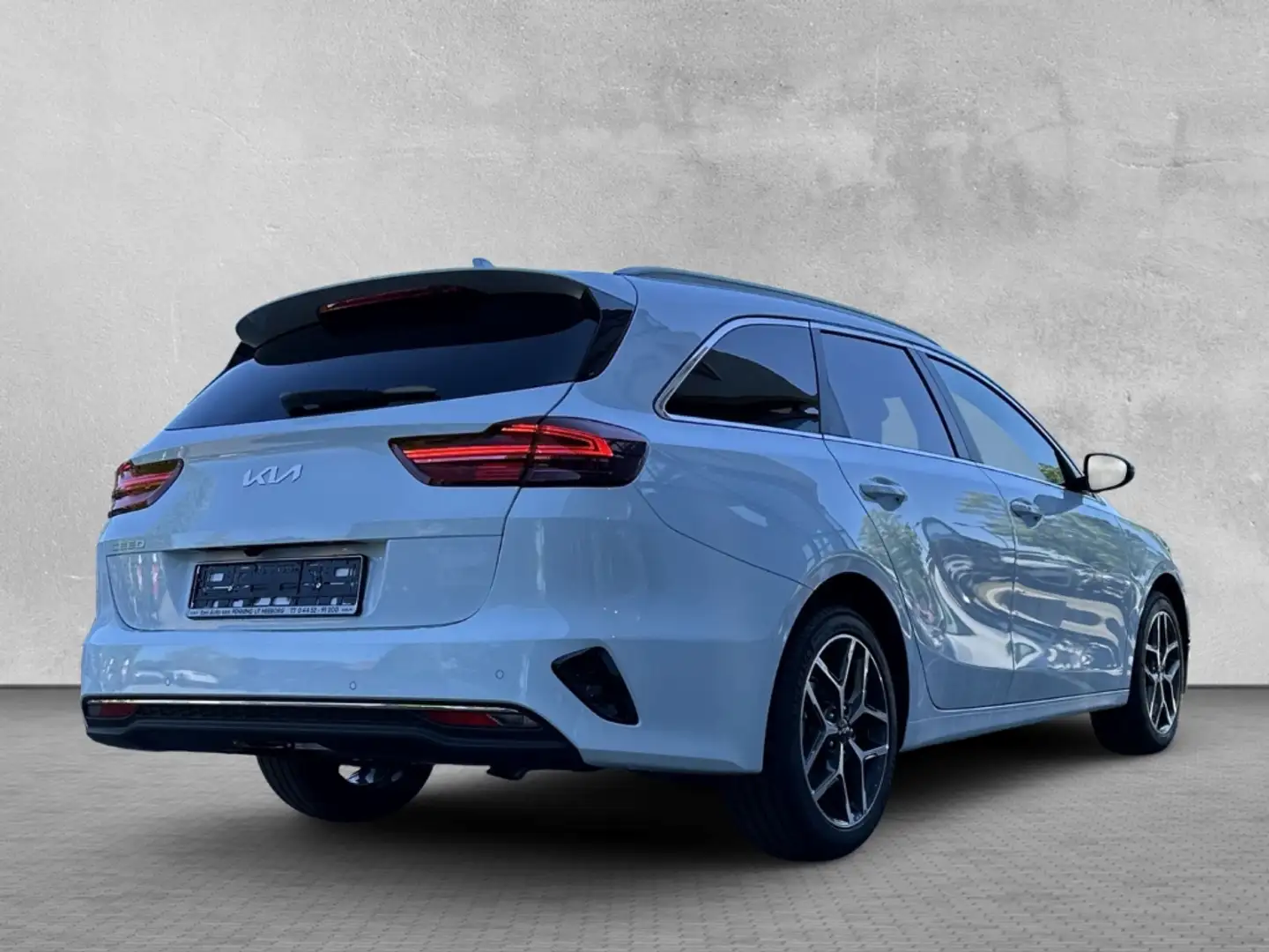 Kia Ceed SW / cee'd SW 1.5 T-GDI DCT / UPE: 34.960,- € / ULTIMATE EDIT. S Blanc - 2
