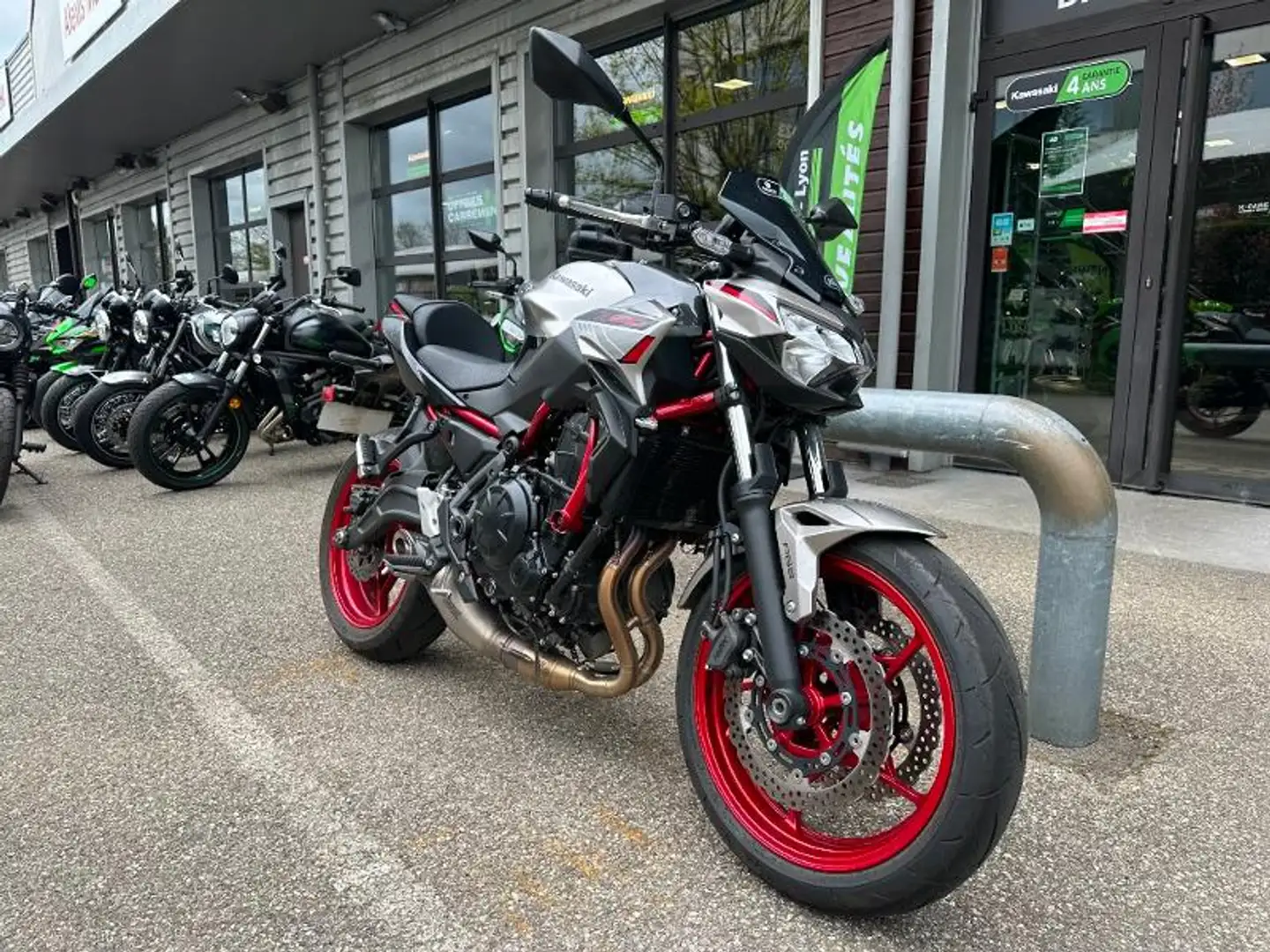 Kawasaki Z 650 Grau - 2