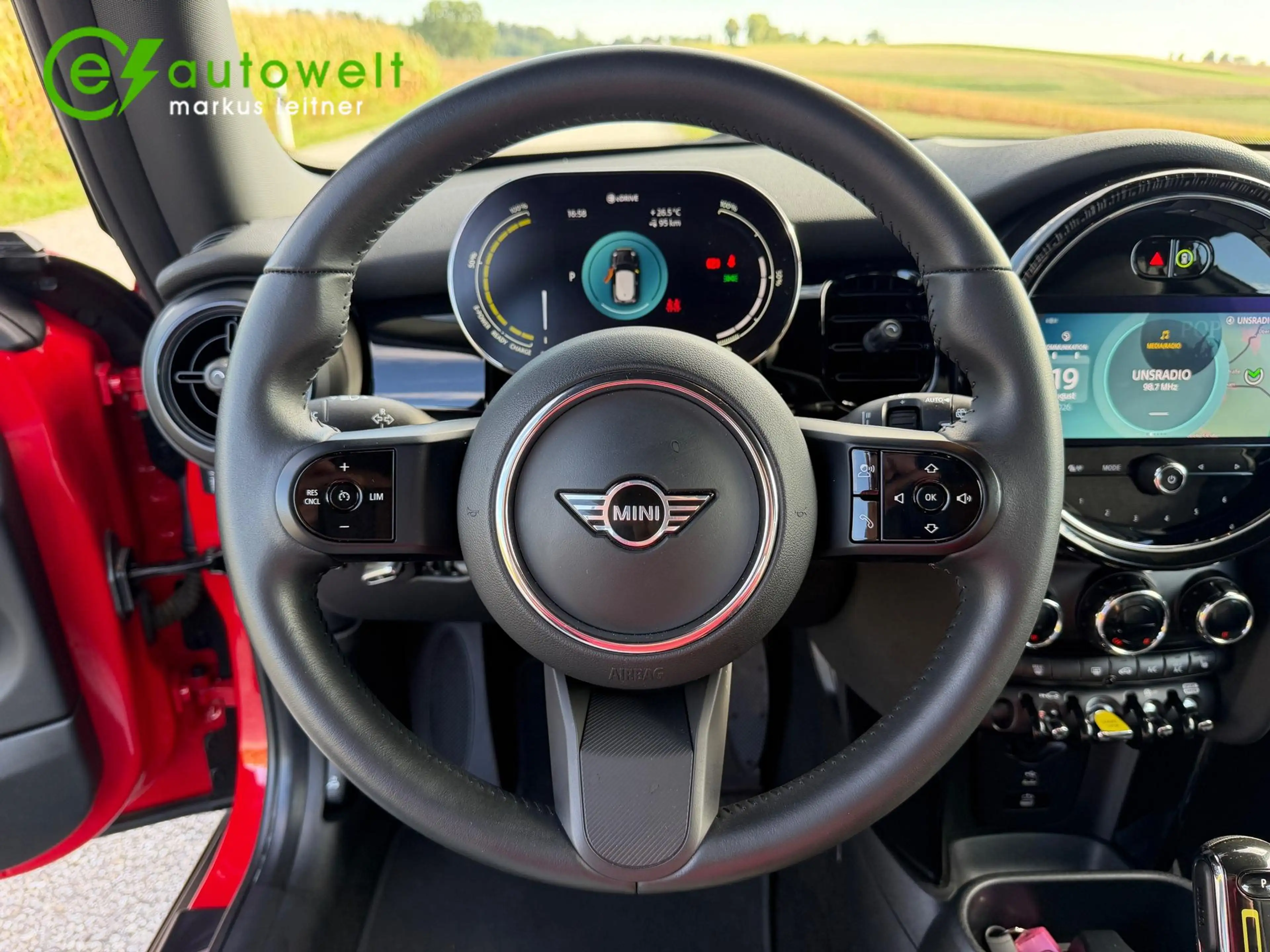 MINI Cooper SE Classic Trim 32,6kWh Premium Extra RFK Komfortzug. — photo 11