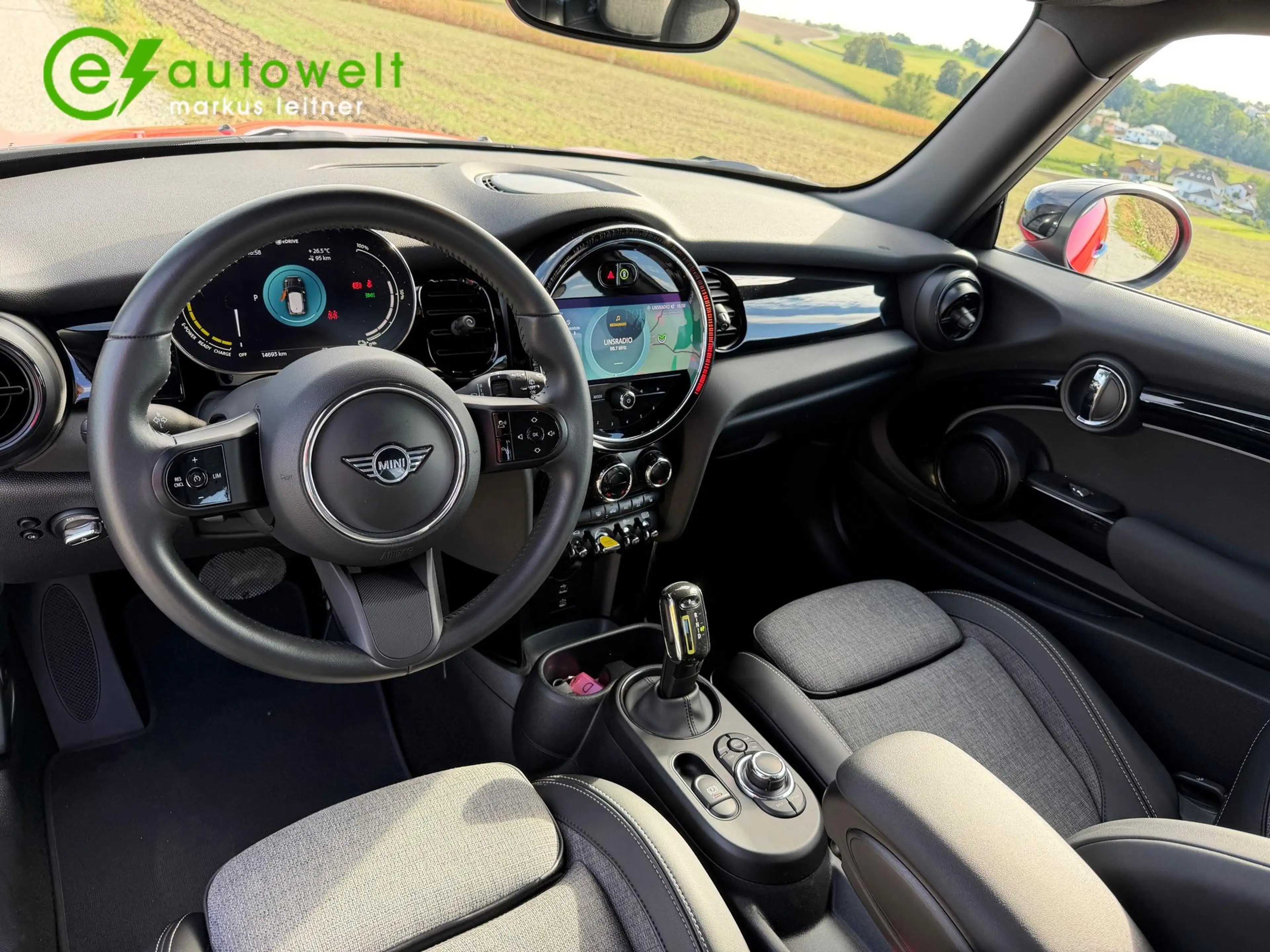MINI Cooper SE Classic Trim 32,6kWh Premium Extra RFK Komfortzug. — photo 10