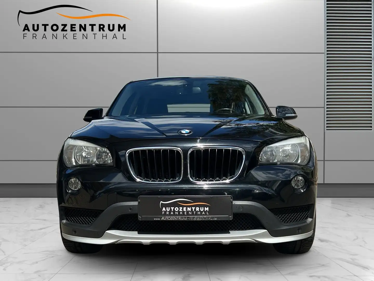 BMW X1 Schwarz - 2