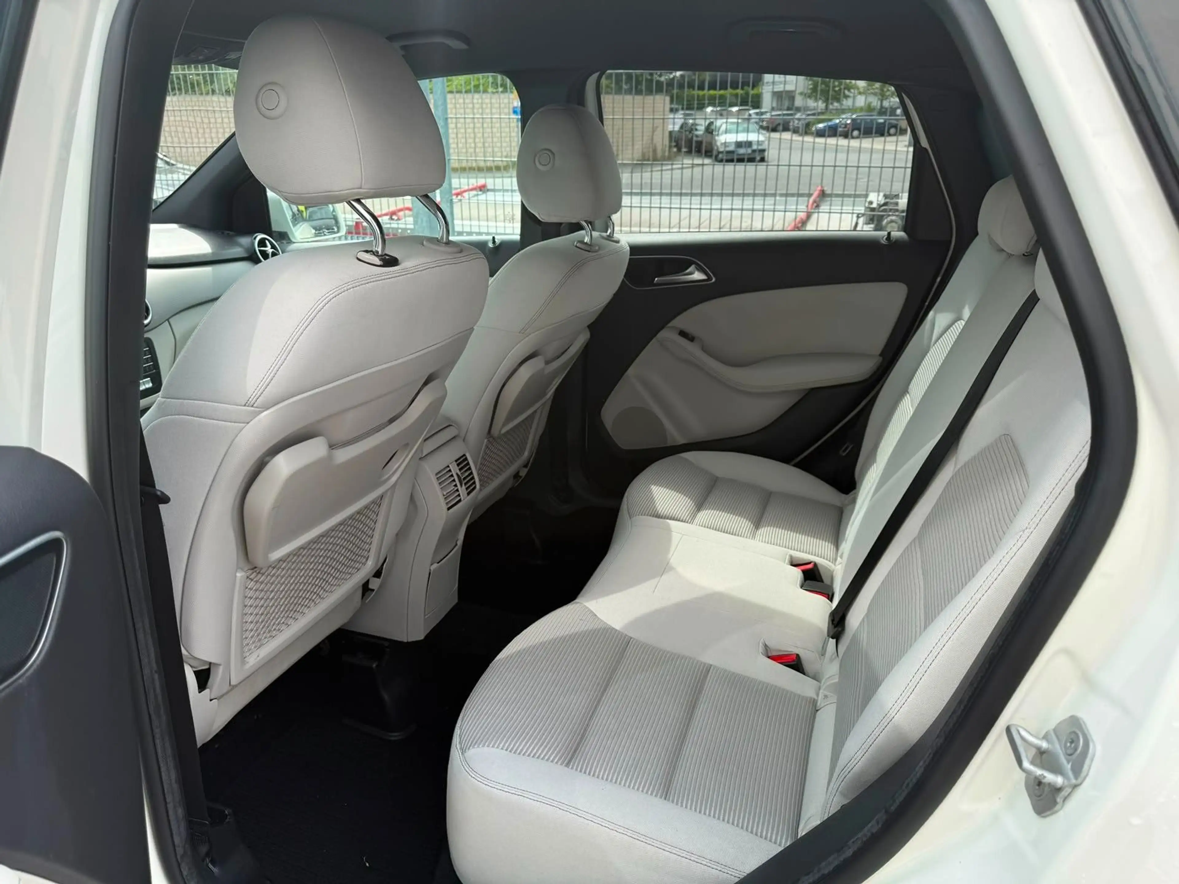 Mercedes-Benz B 220 CDI LED Automatik Navi — photo 9