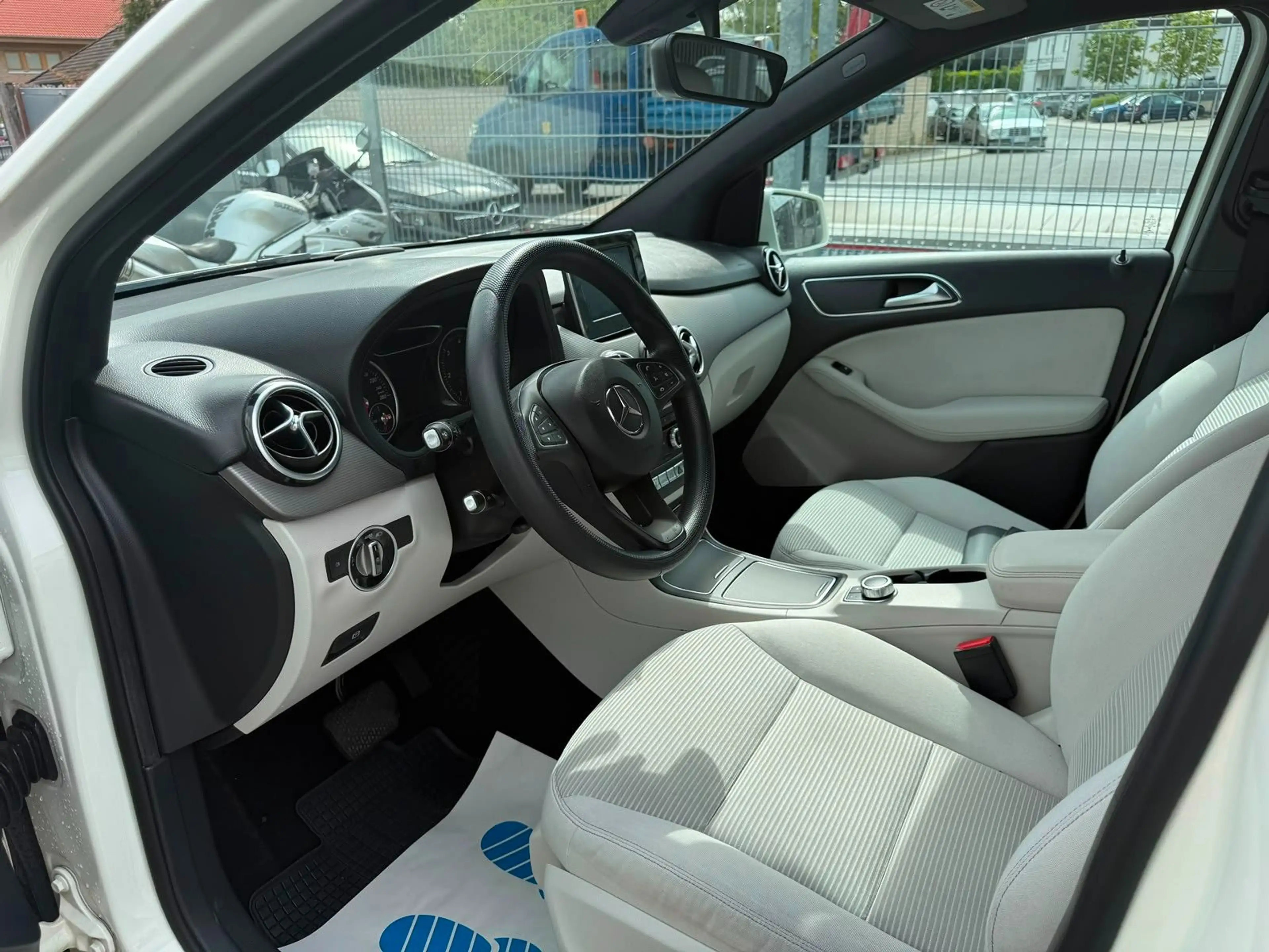 Mercedes-Benz B 220 CDI LED Automatik Navi — photo 7